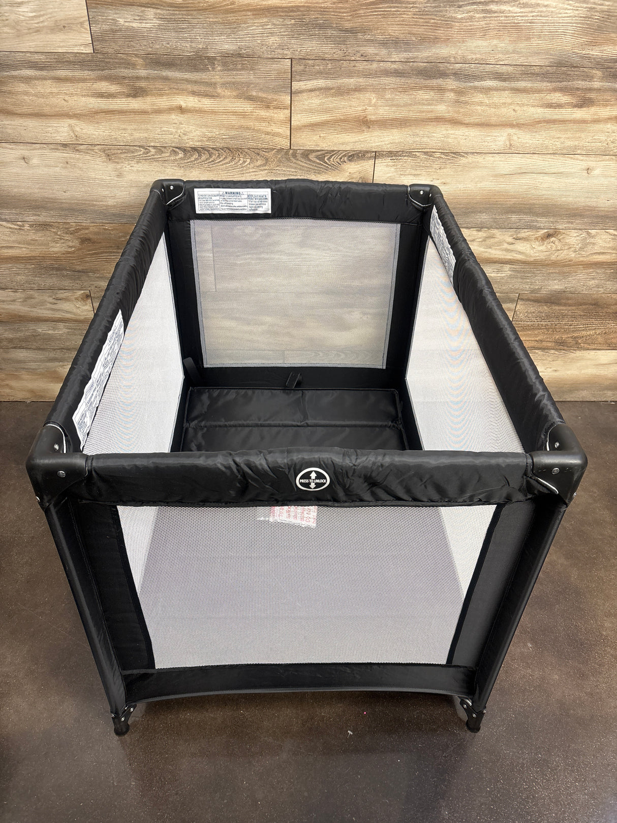 Dream on Me Zodiak Play Yard, Black