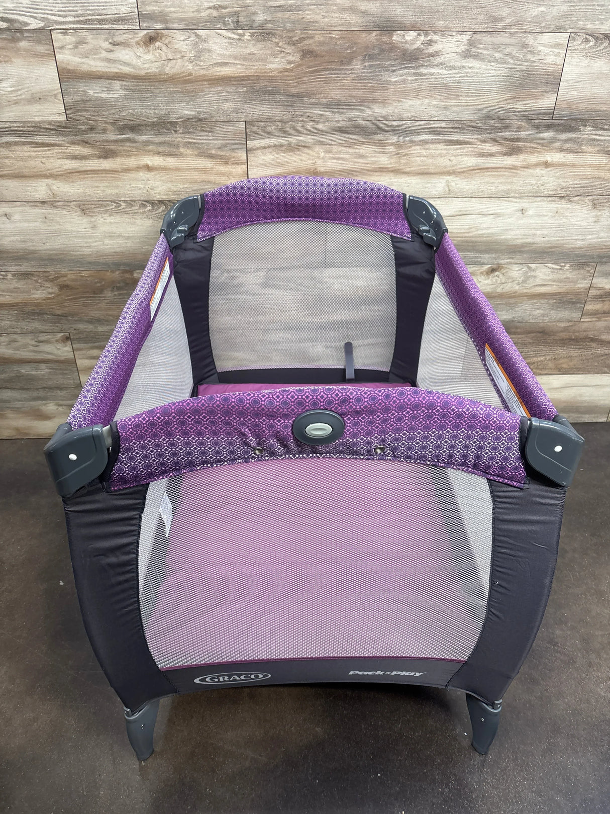 Graco Pack 'n Play Playard with Reversible Seat & Changer LX in Turner