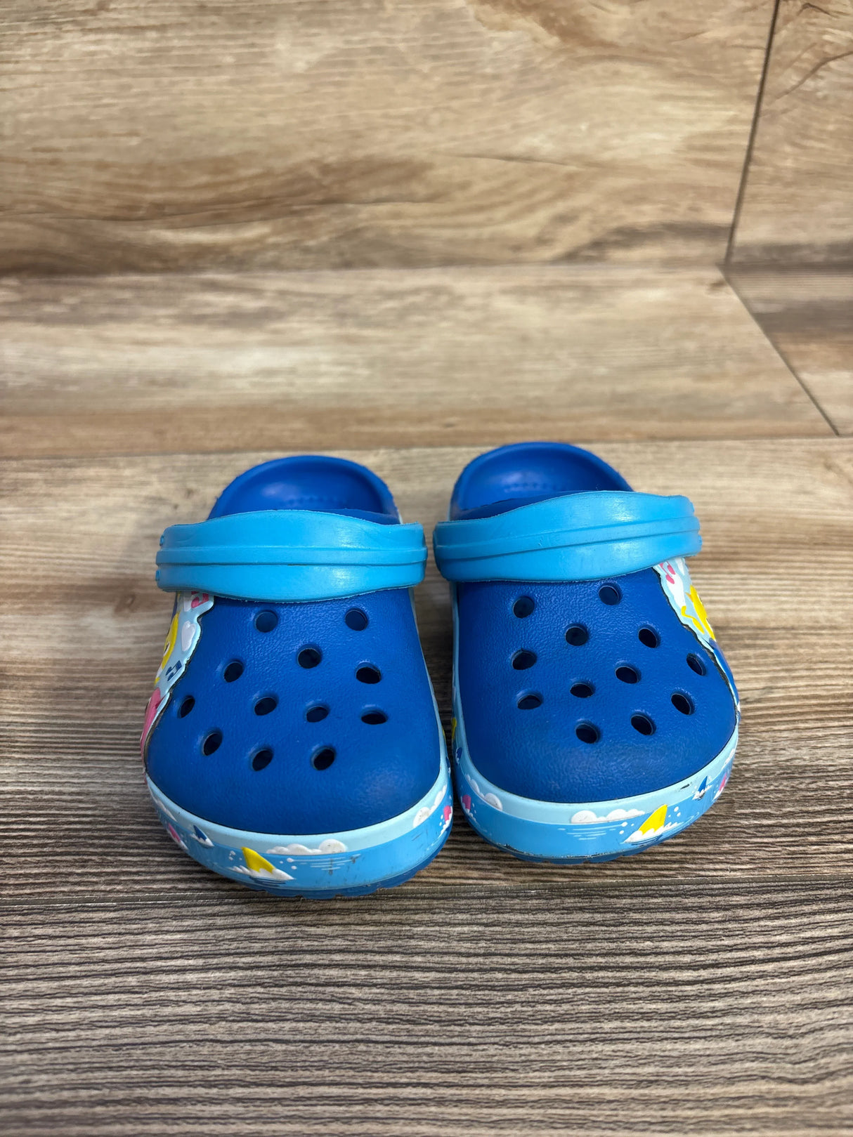Crocs Fun Lab Baby Shark Band Clog, Blue sz 6c
