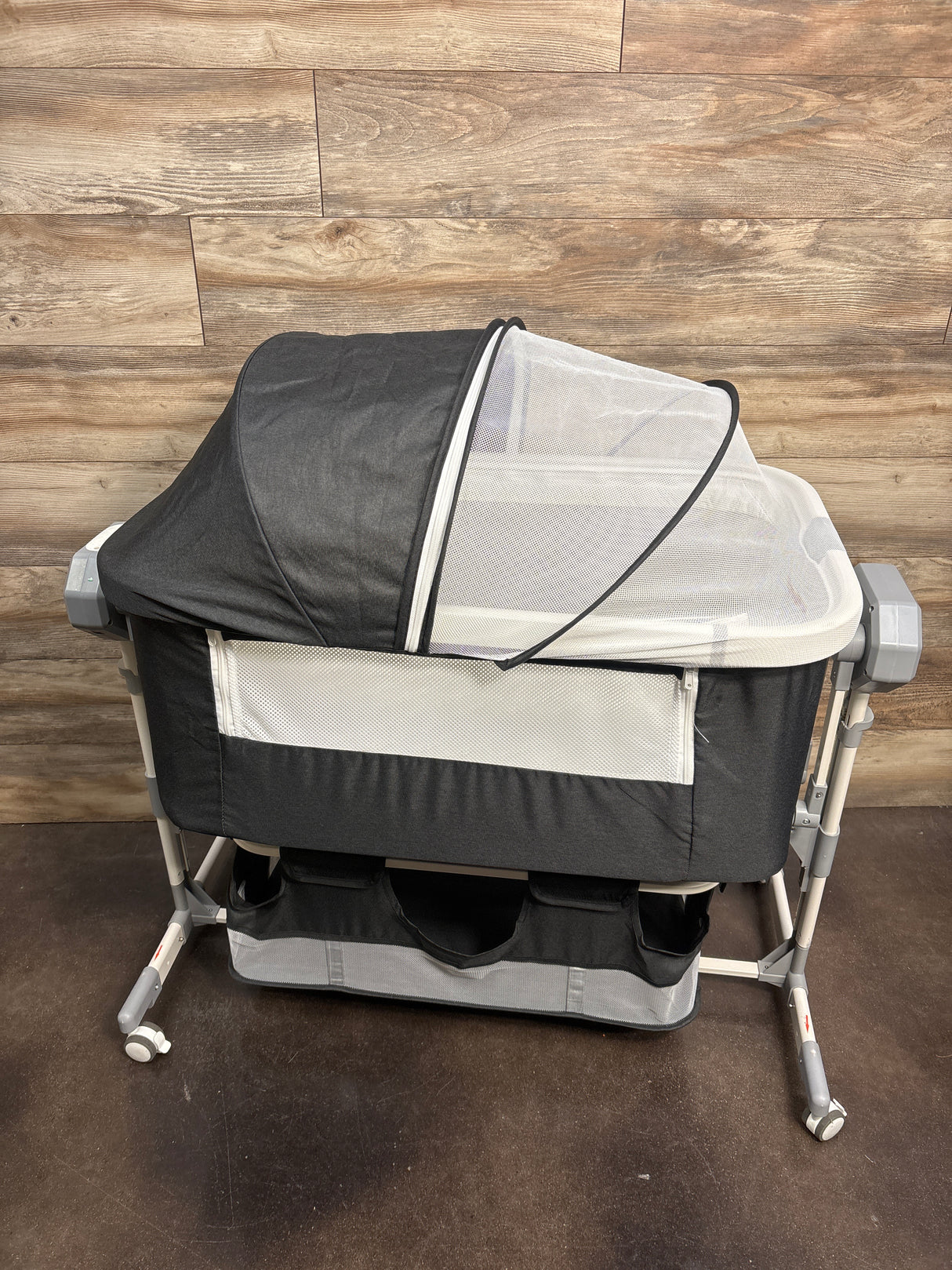 Electronic Rocking Bassinet Bedside Sleeper - Black