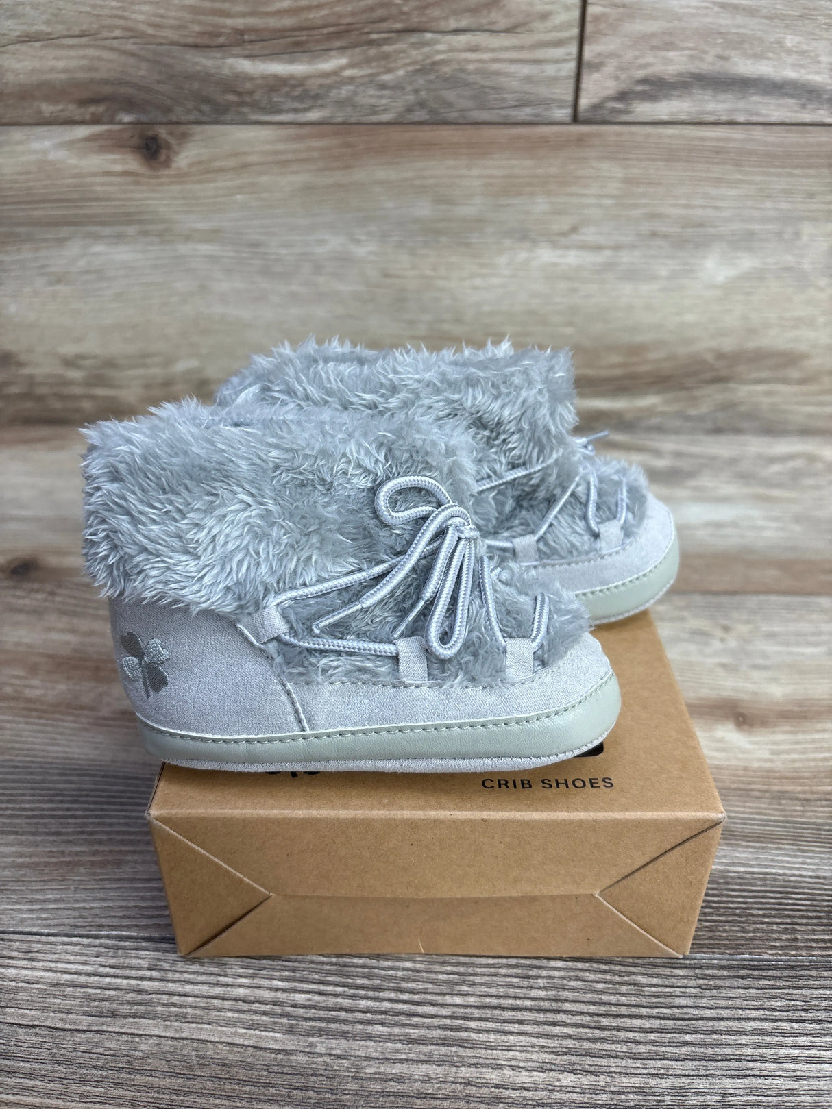 NEW Lucky Brand Eskimo Crib Booties Grey sz 4c