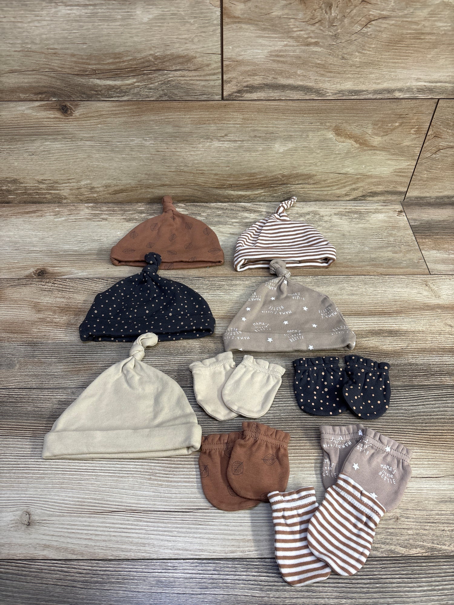 MAMIMAKA 10pc Knotted Caps & Mittens Sets One Size