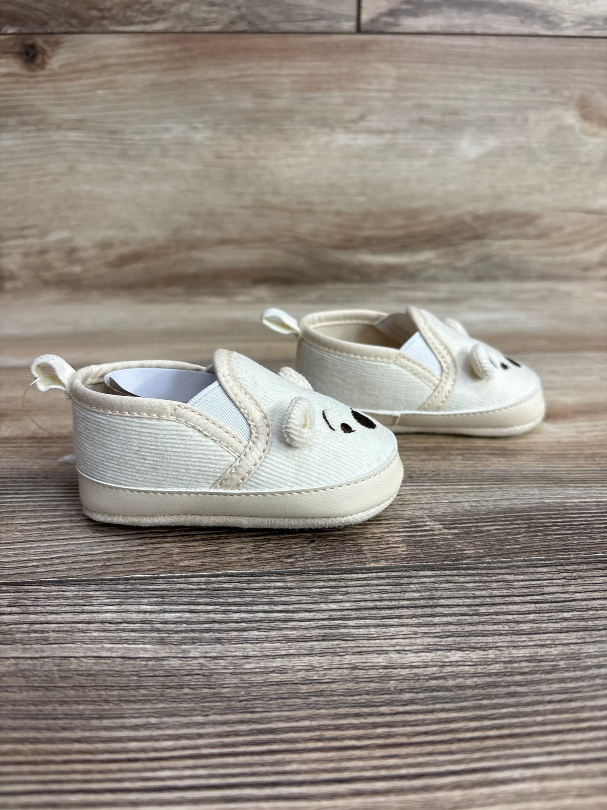 NEW Disney Baby Winnie the Pooh Soft Sole Shoes Beige sz 2/3c