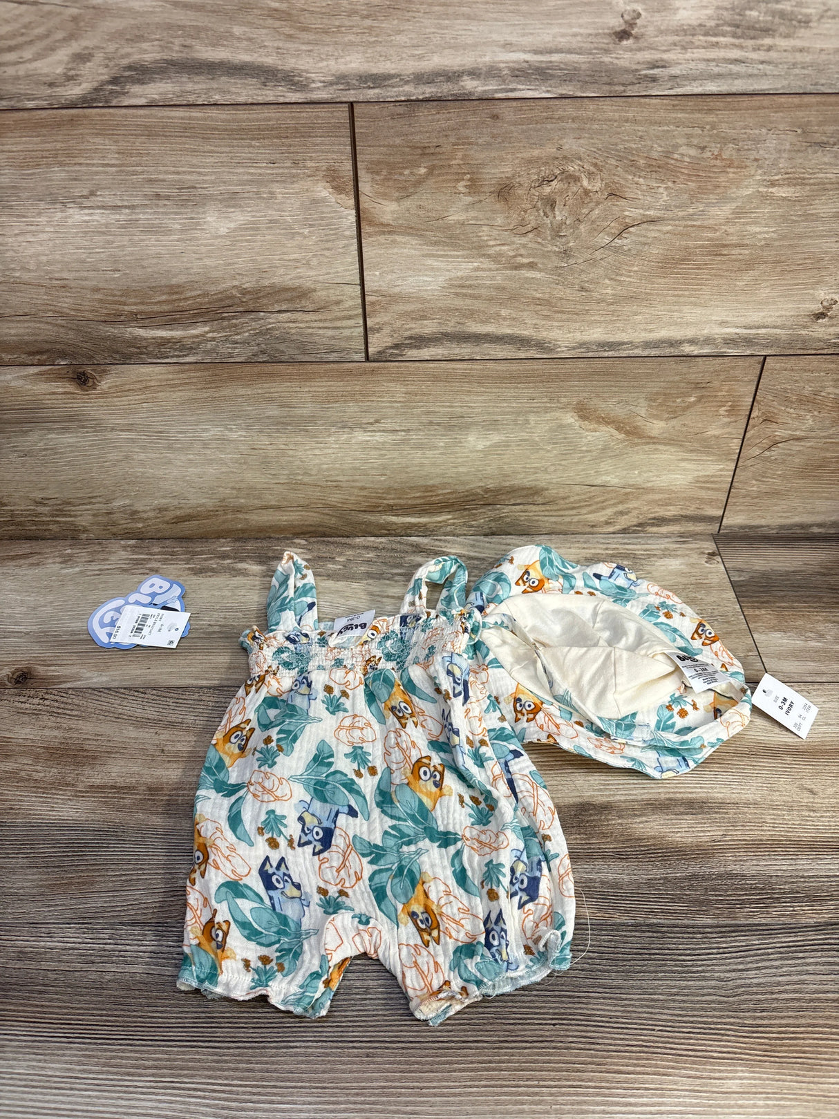 NEW Bluey 2pc Gauze Romper & Hat Set In Ivory sz 0-3m