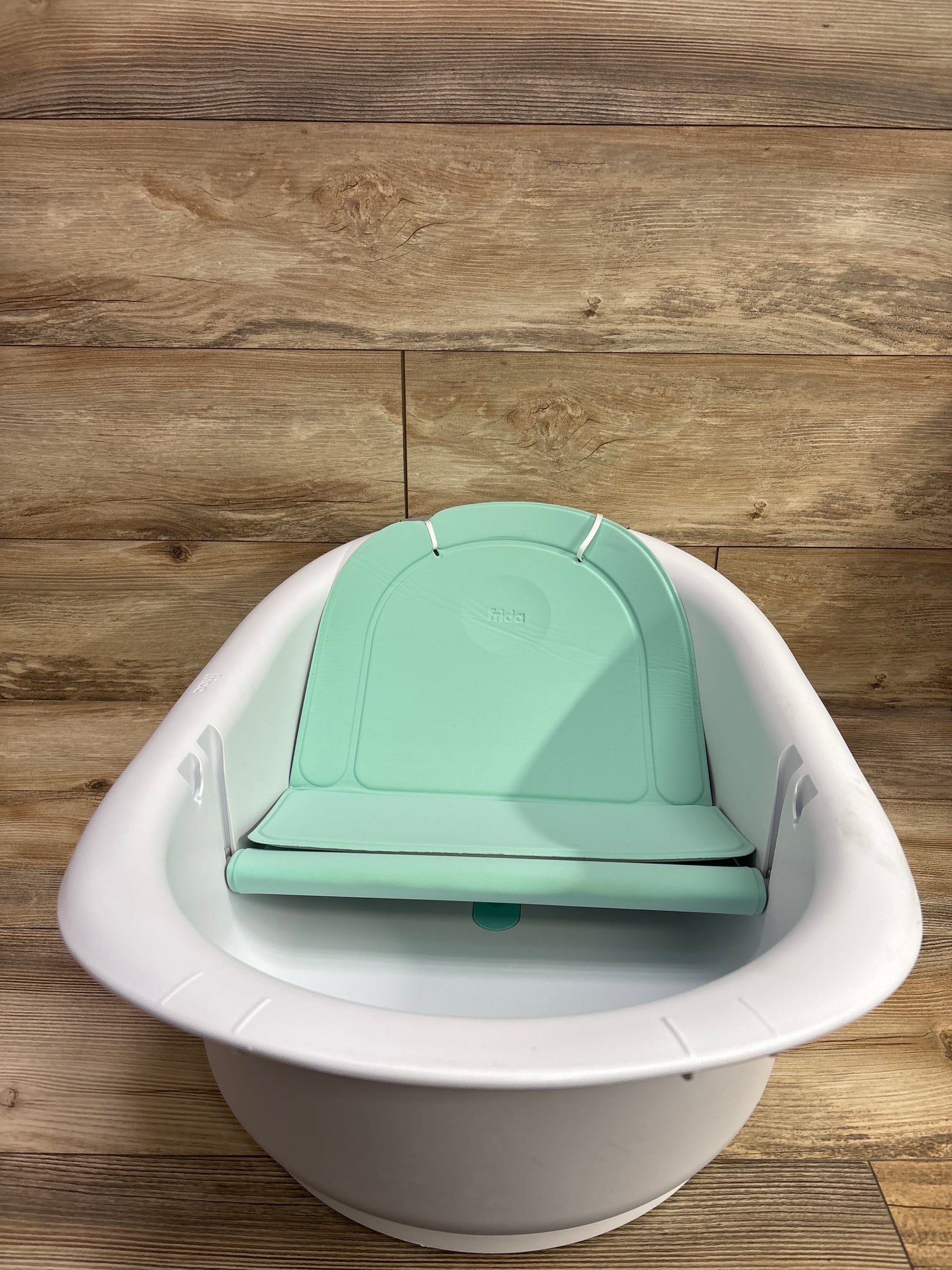 Frida Baby 4-in-1 Grow-With-Me Bath Tub