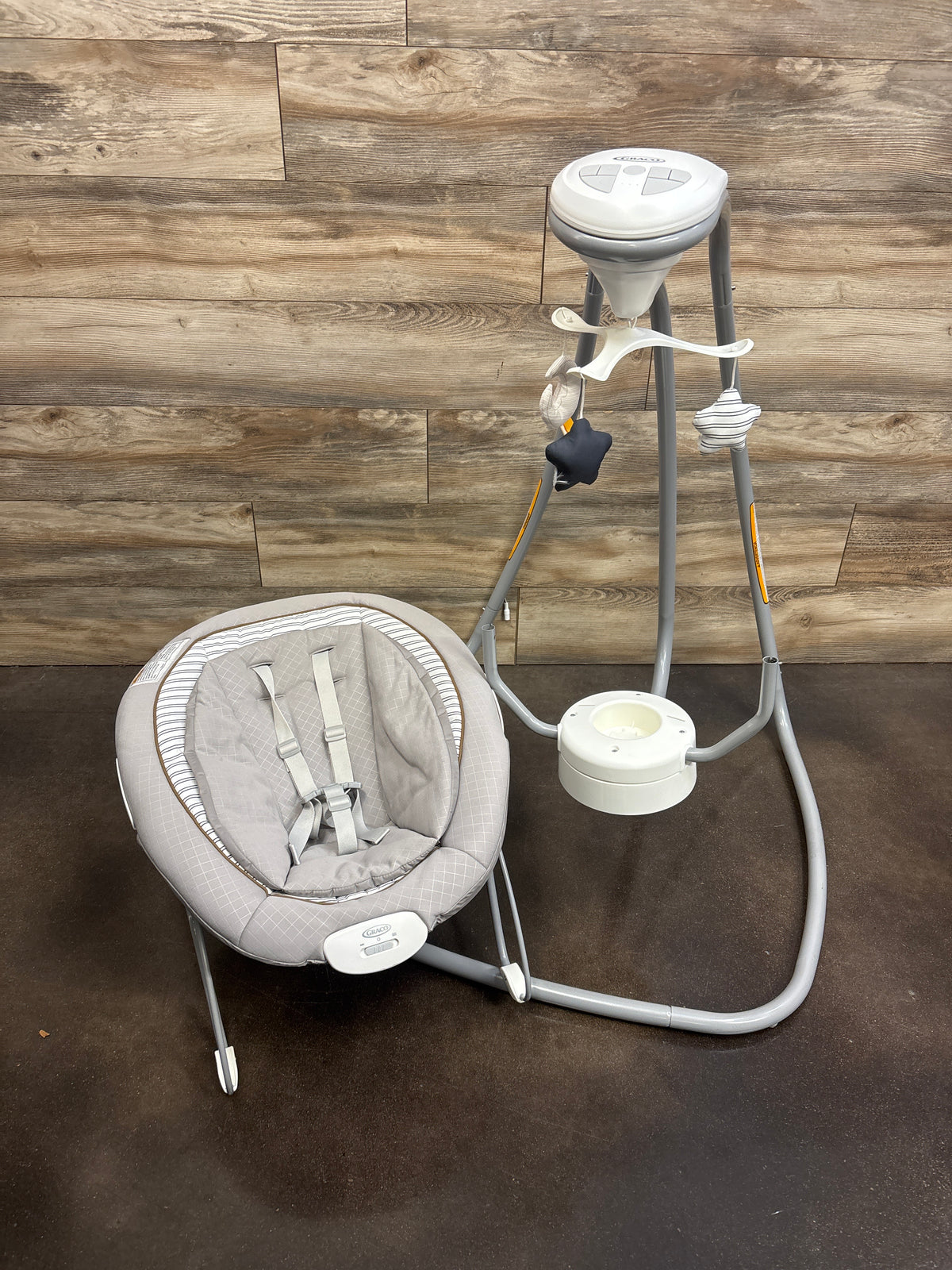 Graco DuetConnect Deluxe Multi-Direction Baby Swing & Bouncer - Britton