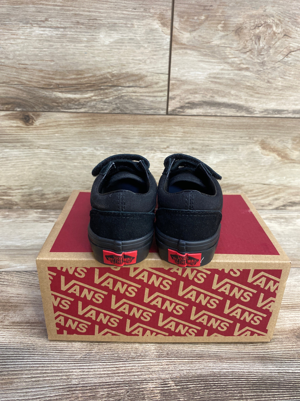 Vans Old Skool V Sneakers, Black sz 11c