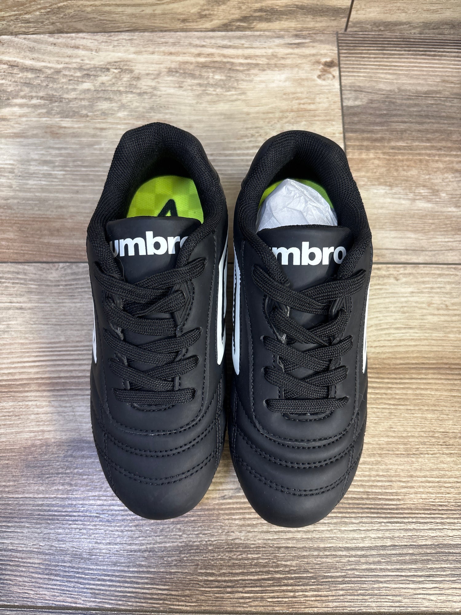 NEW Umbro Soccer Cleats Black sz 11c