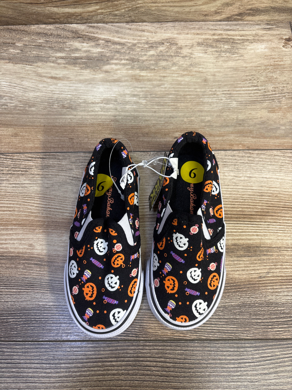NEW Tommy Bahama Glow in The Dark Halloween Sneakers Black sz 9c