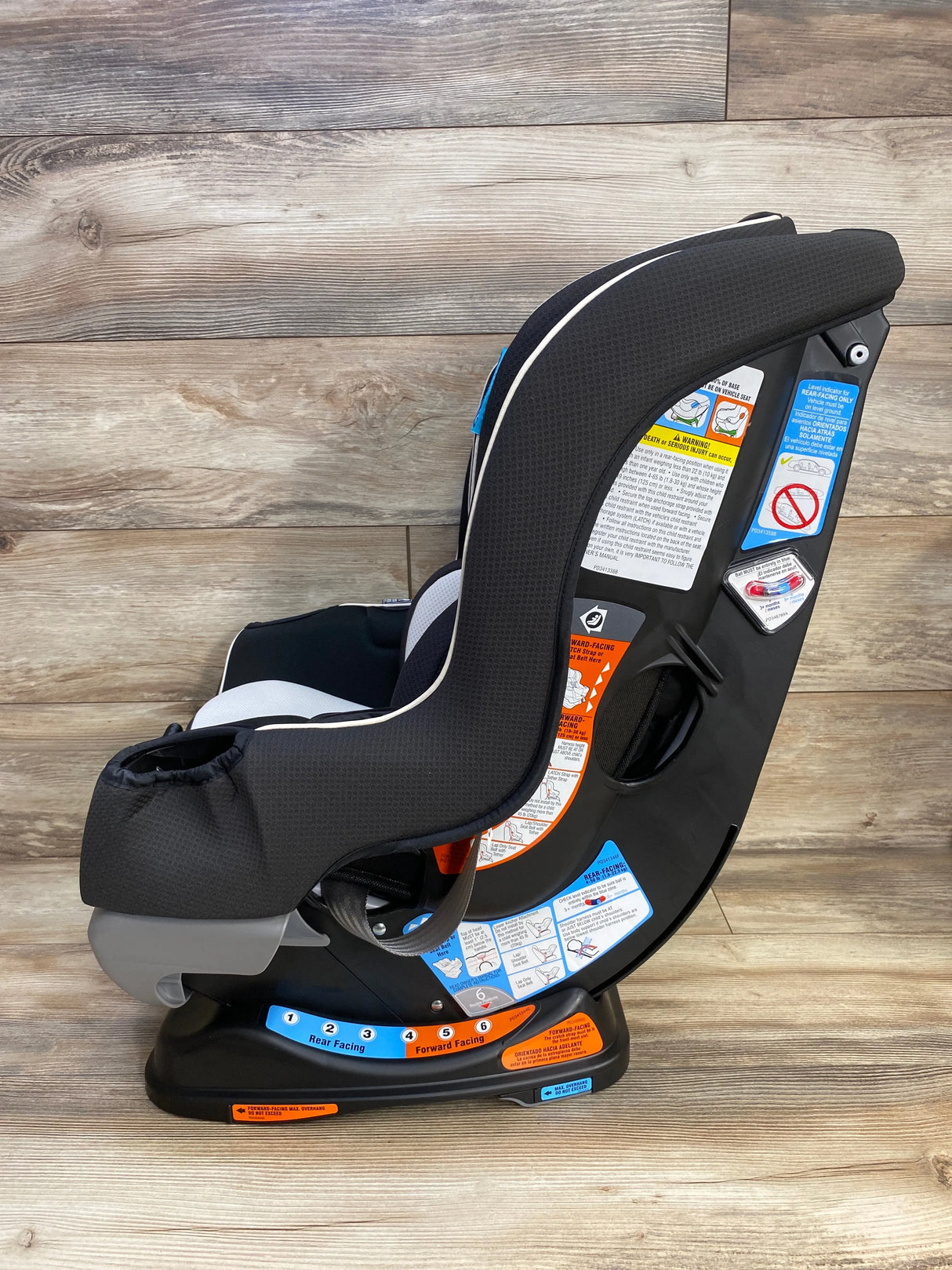 NEW Graco Extend2Fit Convertible Car Seat in Gotham