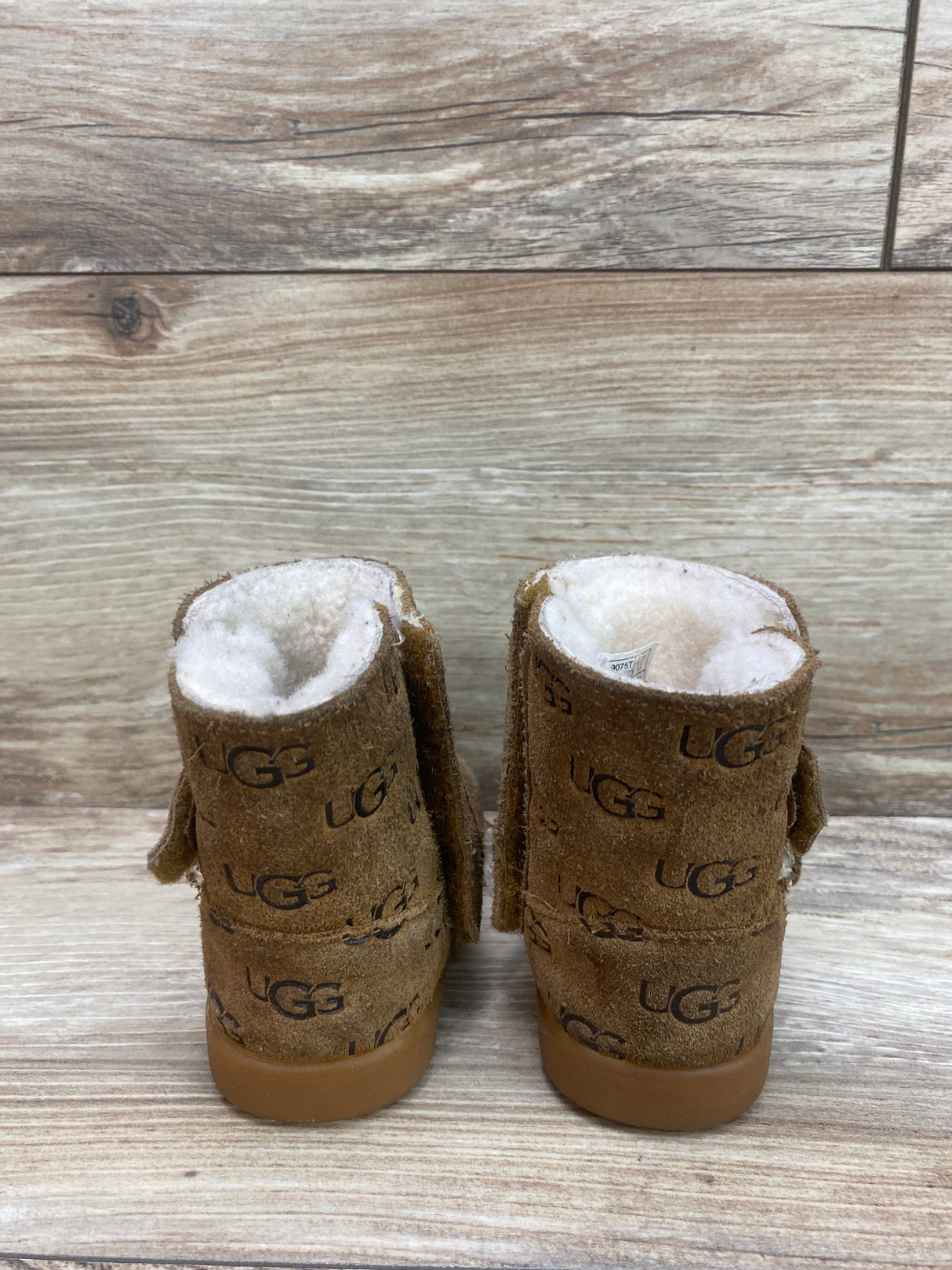 Ugg Keelan Embossed Logo Chestnut Boots sz 6c