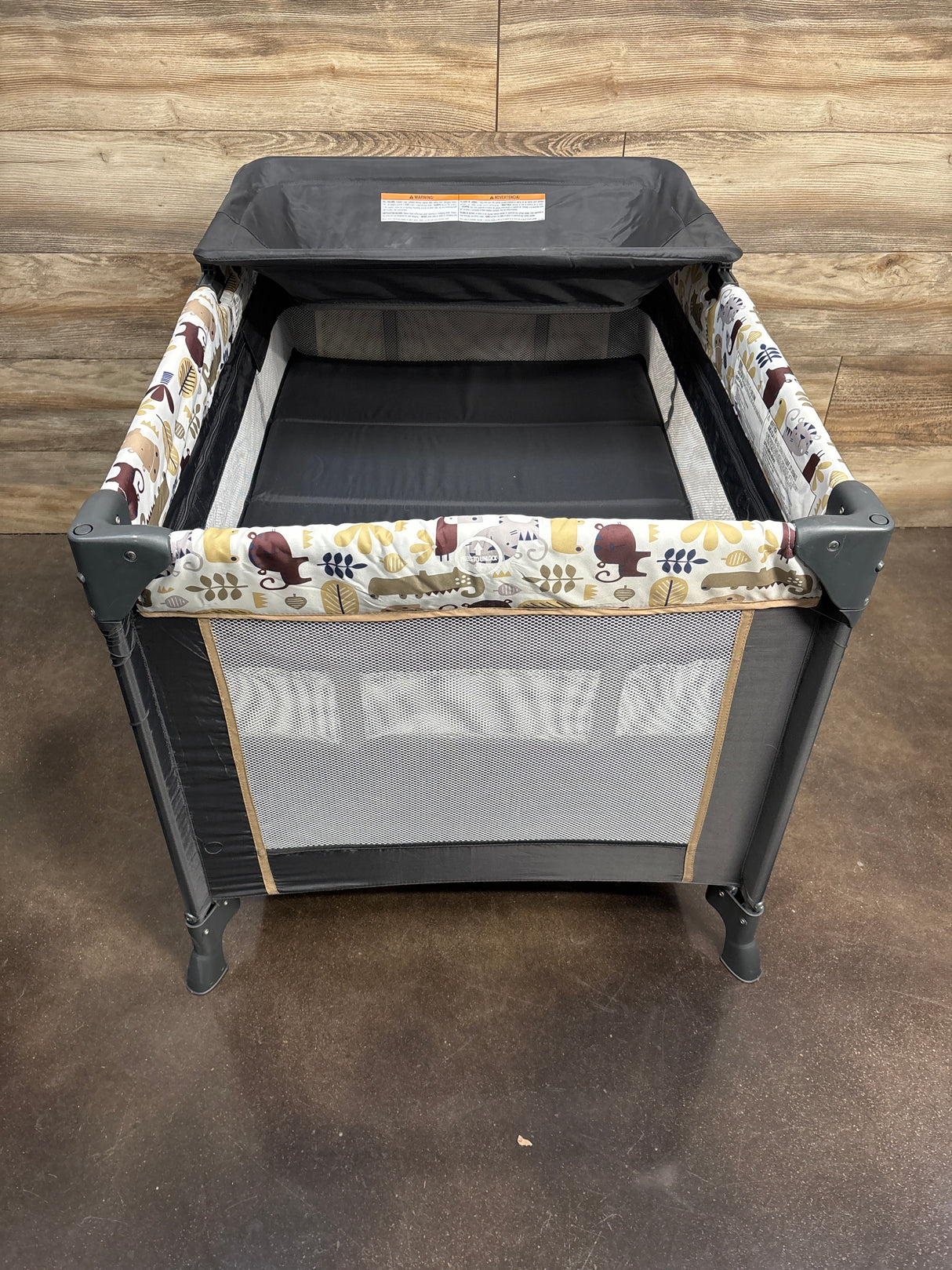 Pamo Babe Unisex Nursery Center Portable Playard, Khaki