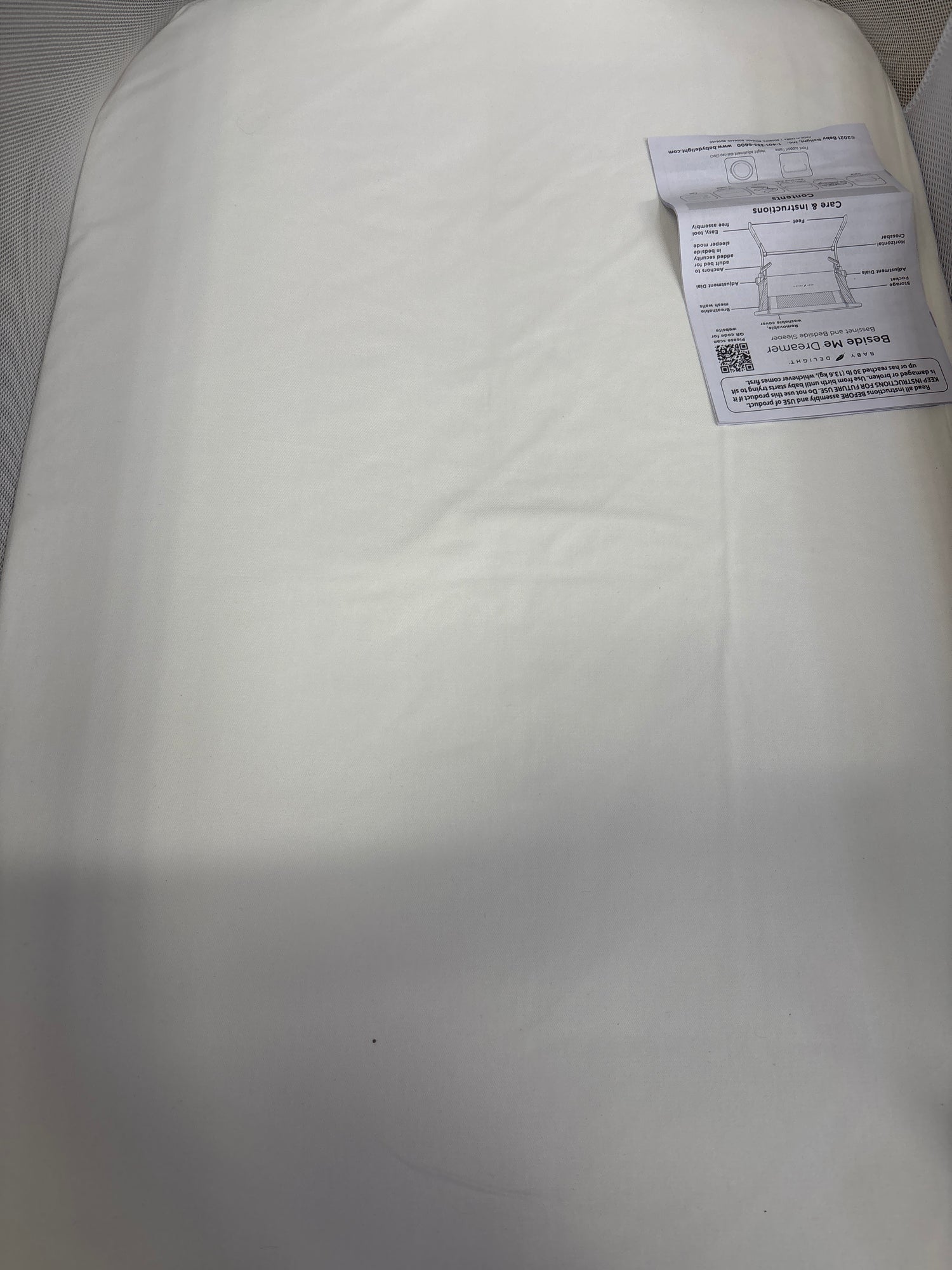 Baby Delight Beside Me Dreamer Bedside Bassinet in Mocha