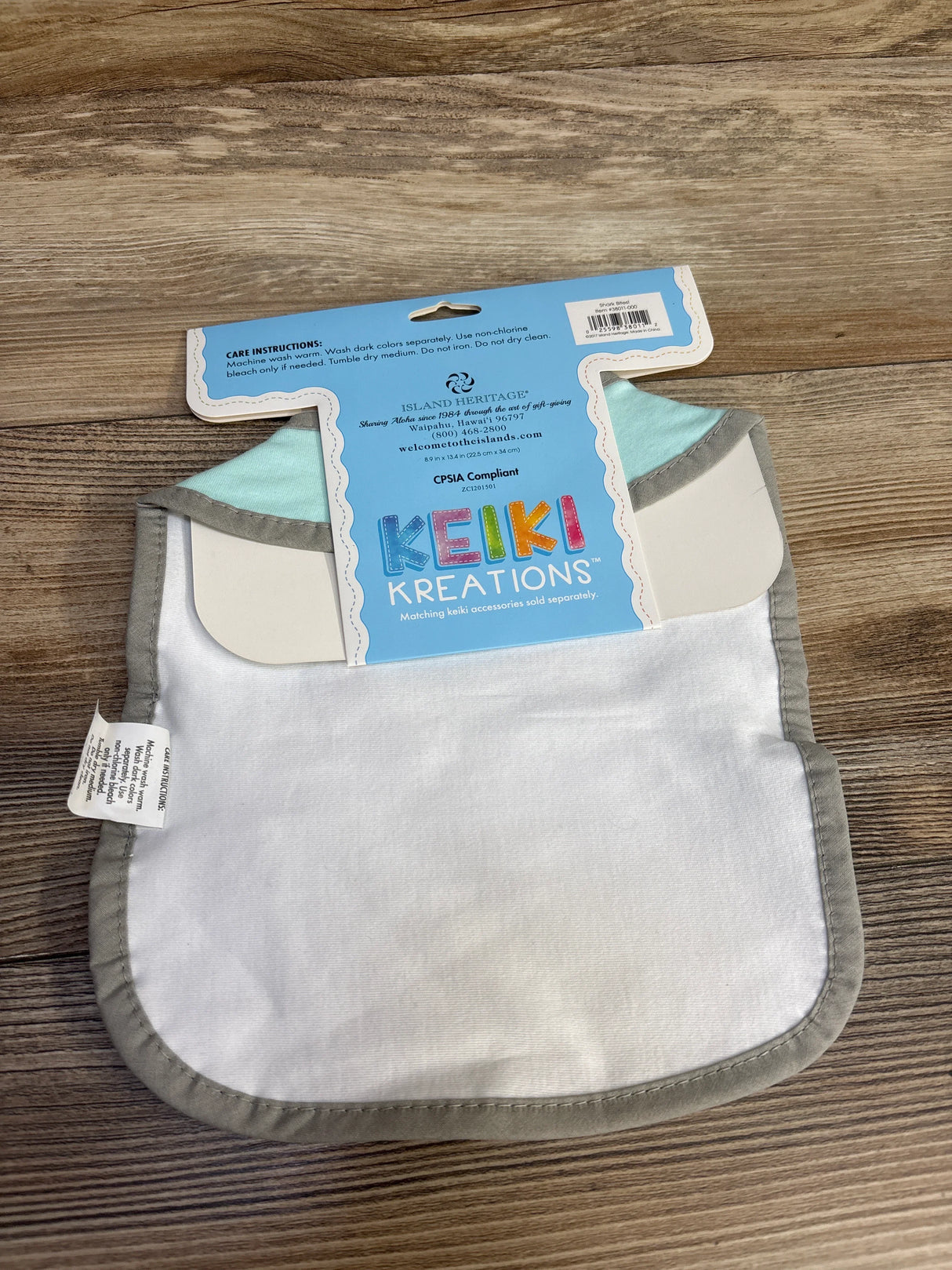 NEW Keiki Kreations Baby Bib 'Shark Bites!'