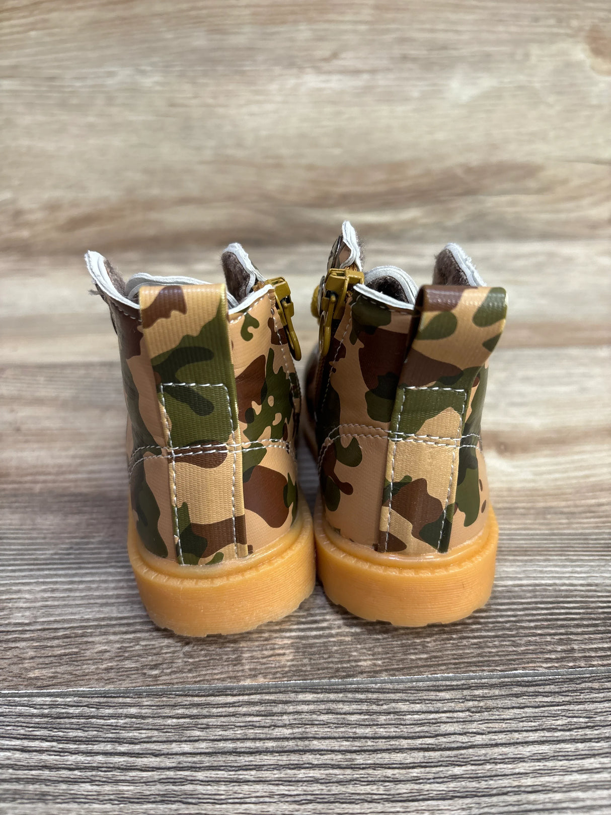 Camo Combat Boots Beige sz 5c