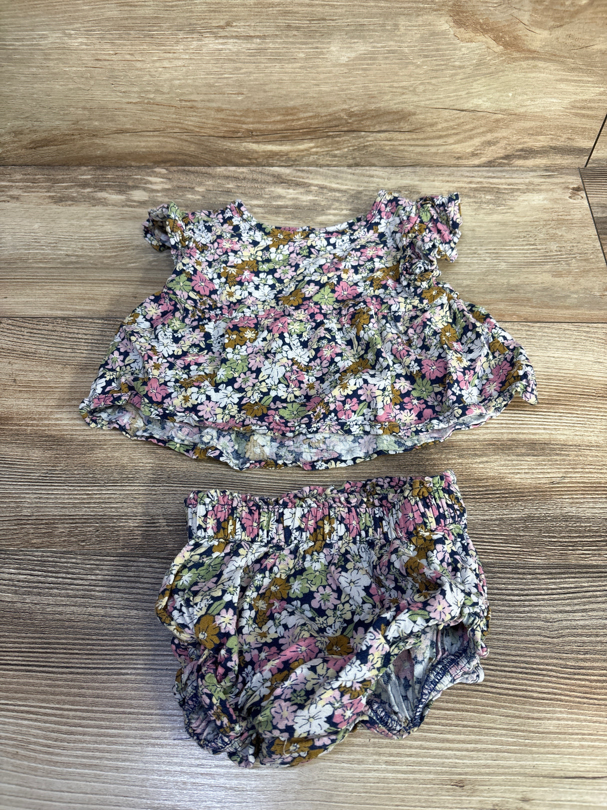 Okie Dokie 2pc Floral Top & Shorts Set Navy sz 6m