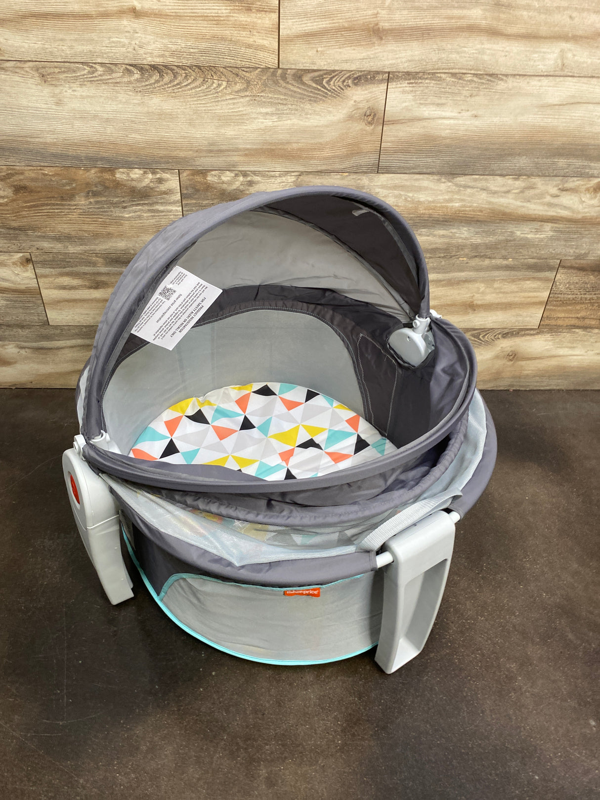 NEW Fisher Price On-The-Go Baby Dome in Windmill