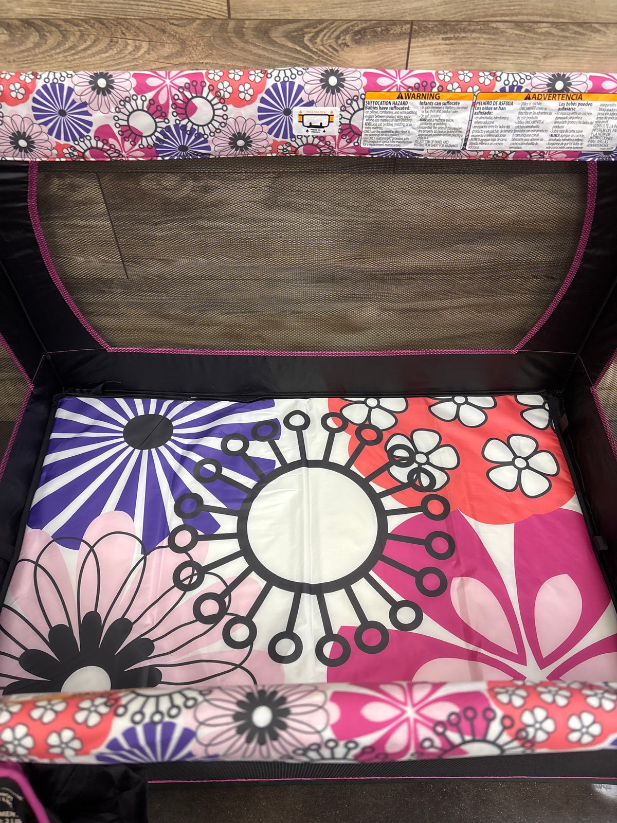 Baby Trend Portable Playard in Floral Garden*