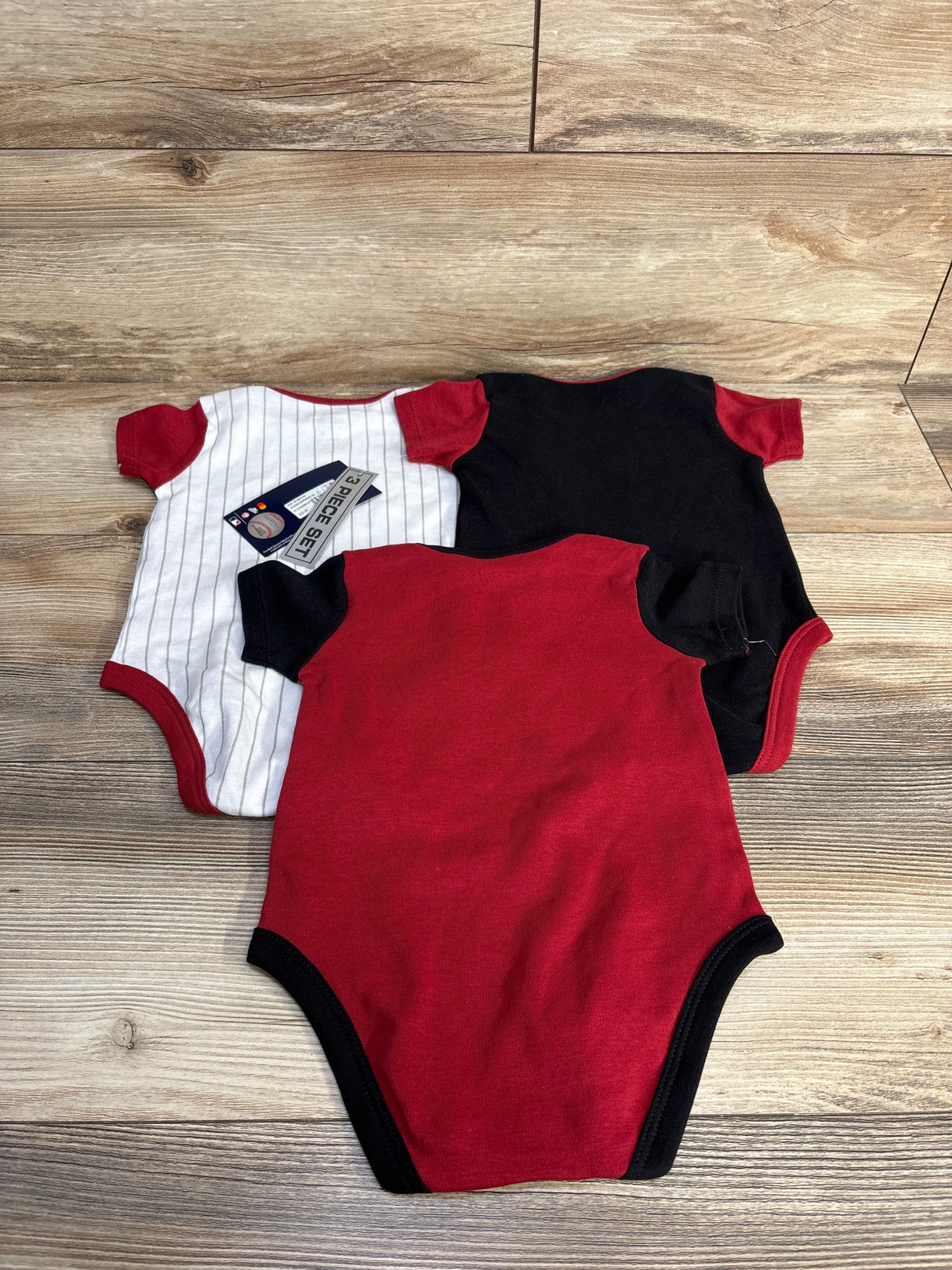 NEW Genuine Merchandise 3pk Arizona Diamondbacks Bodysuits Red sz 6-9m