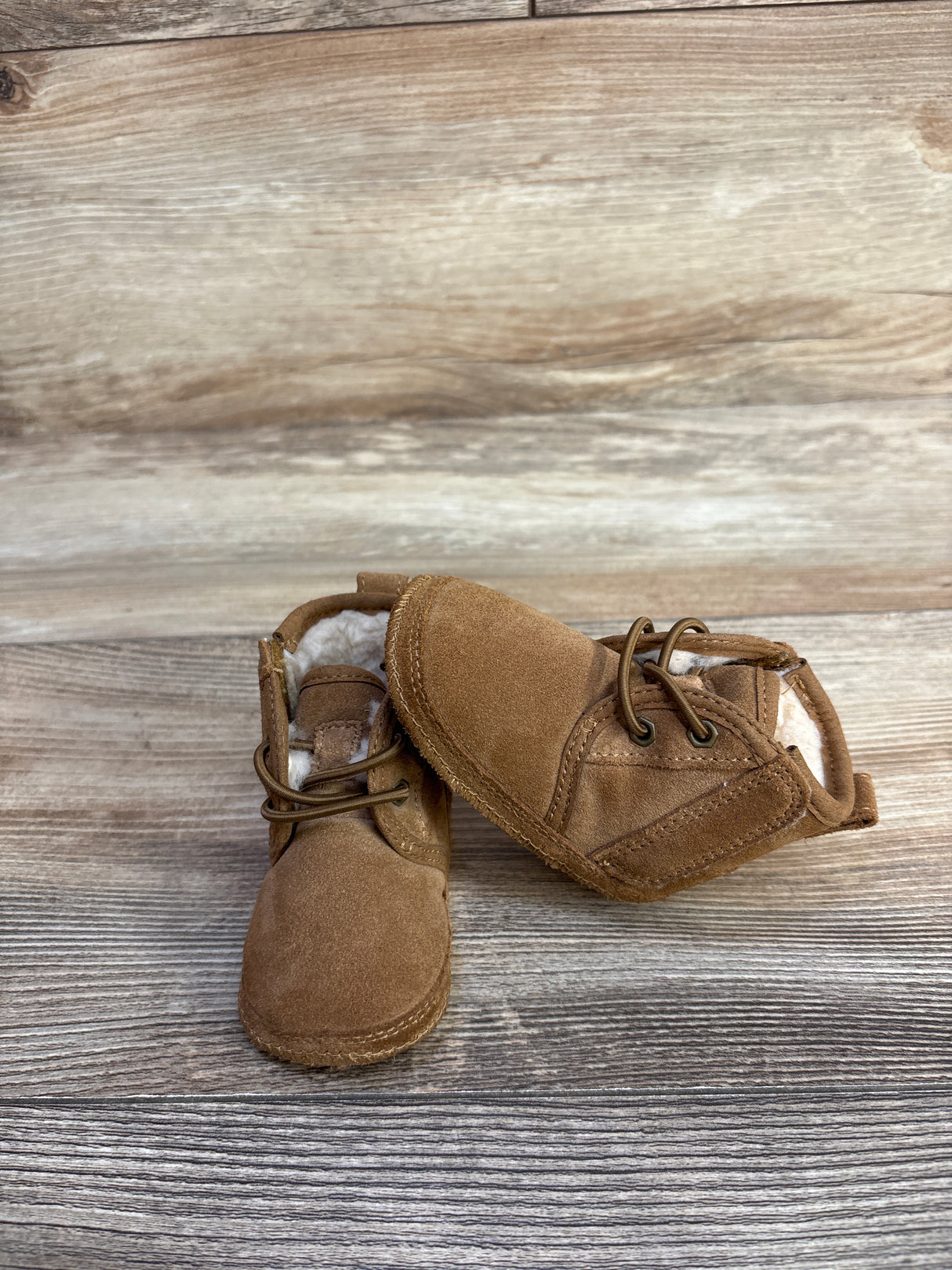 UGG Neumel Slippers Chestnut sz 0/1c
