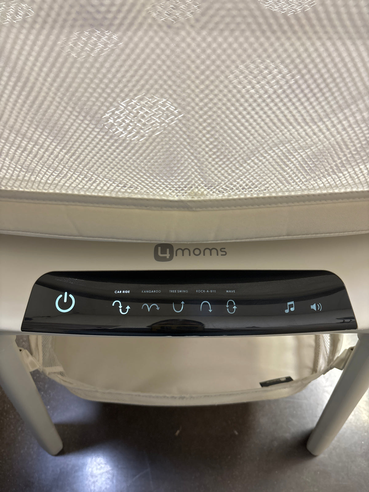 4moms mamaRoo Sleep Bassinet with Storage Basket