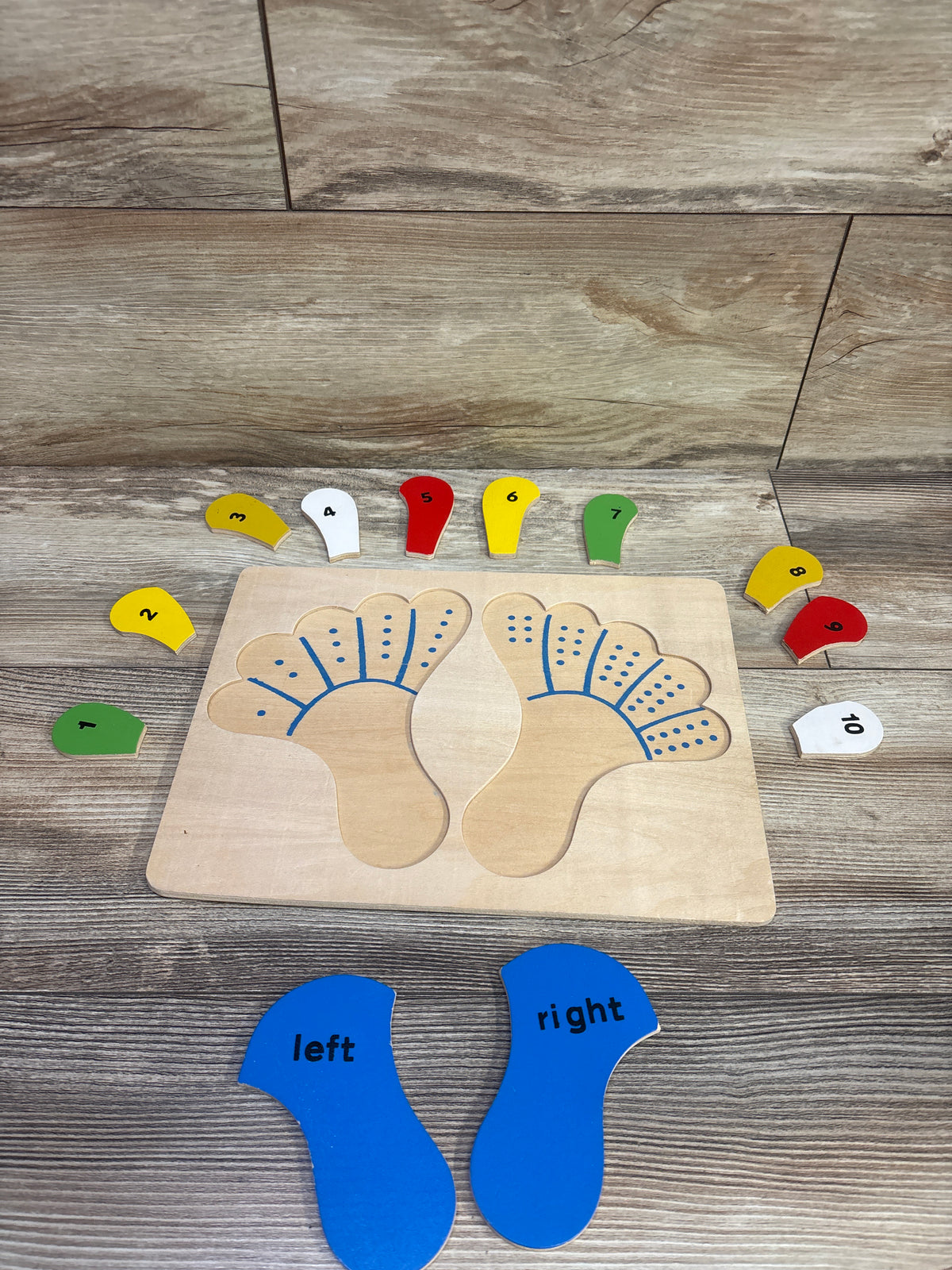 Counting Feet Wooden Puzzle 12pc
