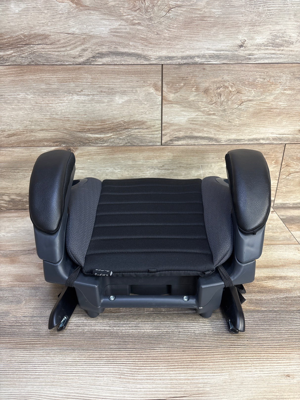 Chicco GoFit Plus Backless Booster Car Seat - Avenue 40-110lbs