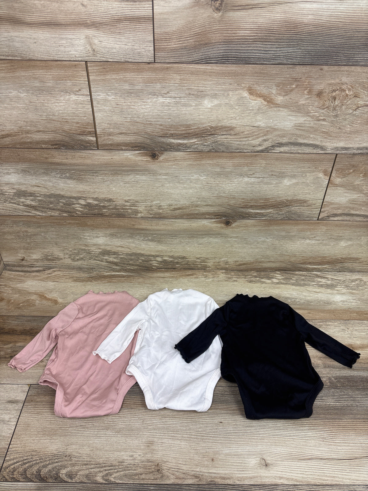 Shein 3pk Long Sleeve Bodysuits Black sz 0-1m