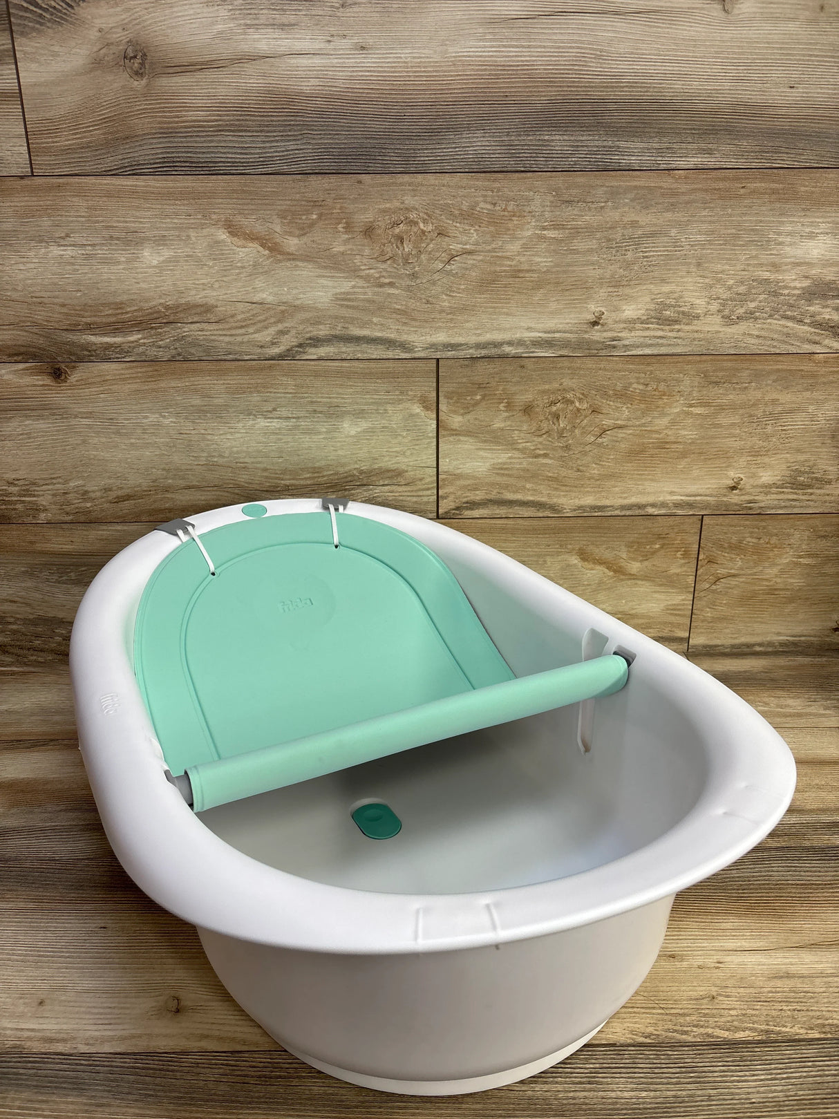Frida Baby 4-in-1 Grow-With-Me Bath Tub