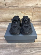 NEW New Balance 9060 Sneakers in Black sz 7.5c