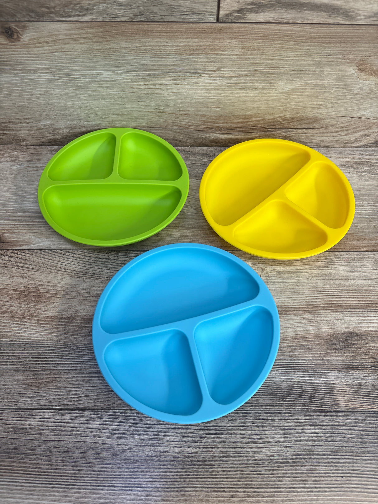 WeeSprout 3pk Silicone Divided Suction Plates Green/Yellow/Blue