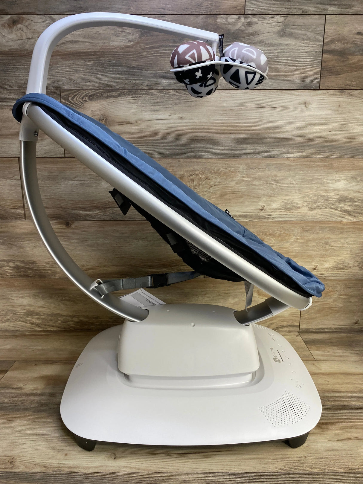 NEW 4moms mamaRoo Multi-Motion Baby Swing Smart Connectivity in Slate - Me n Mommy To Be