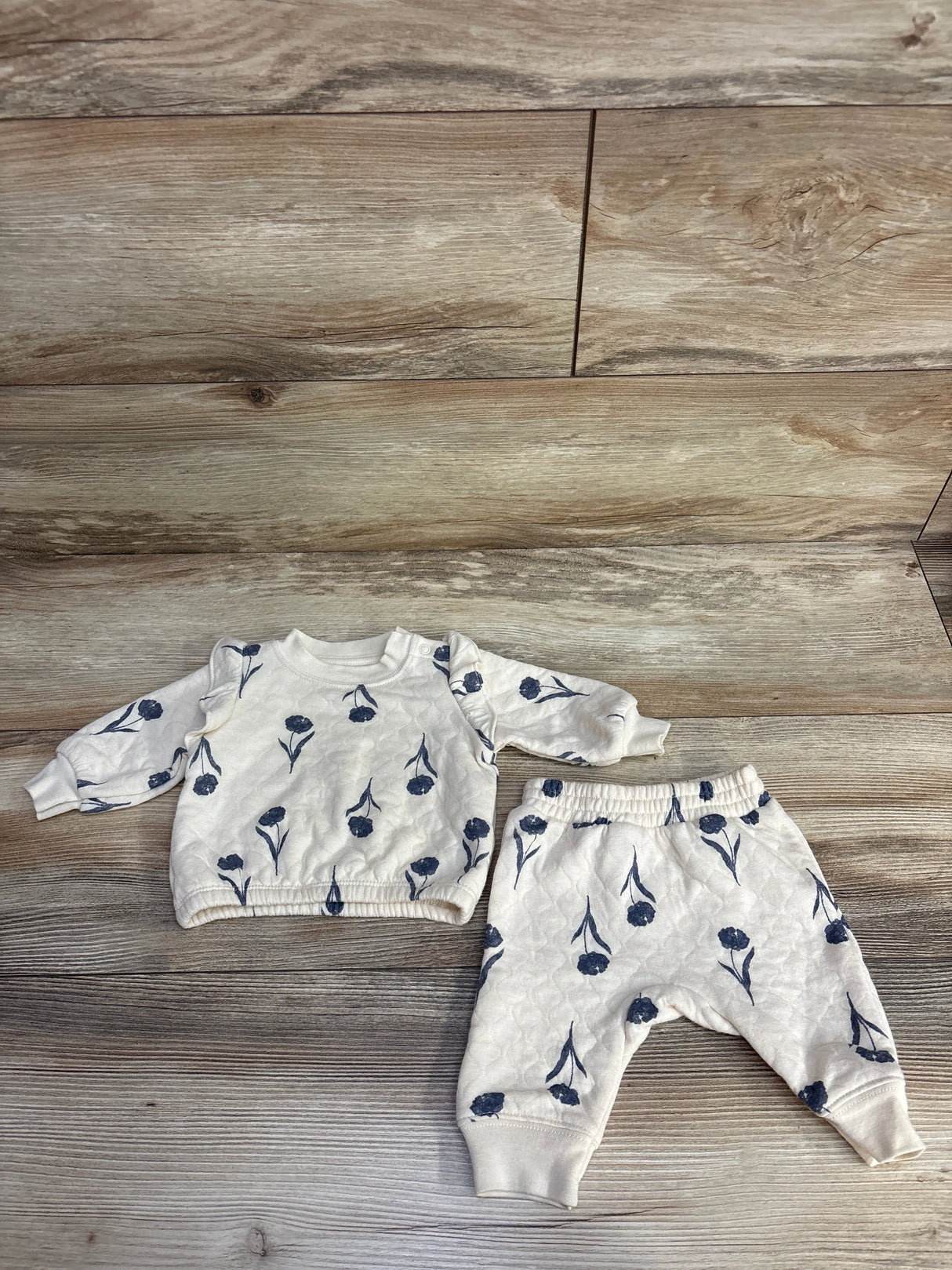 Child Of Mine 2pc Textured Floral Sweatshirt & Joggers Set Cream sz 0-3m