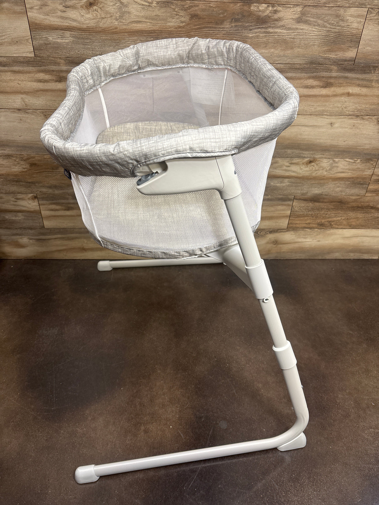 HALO Innovations BassiNest Flex Portable Bassinet, Grey