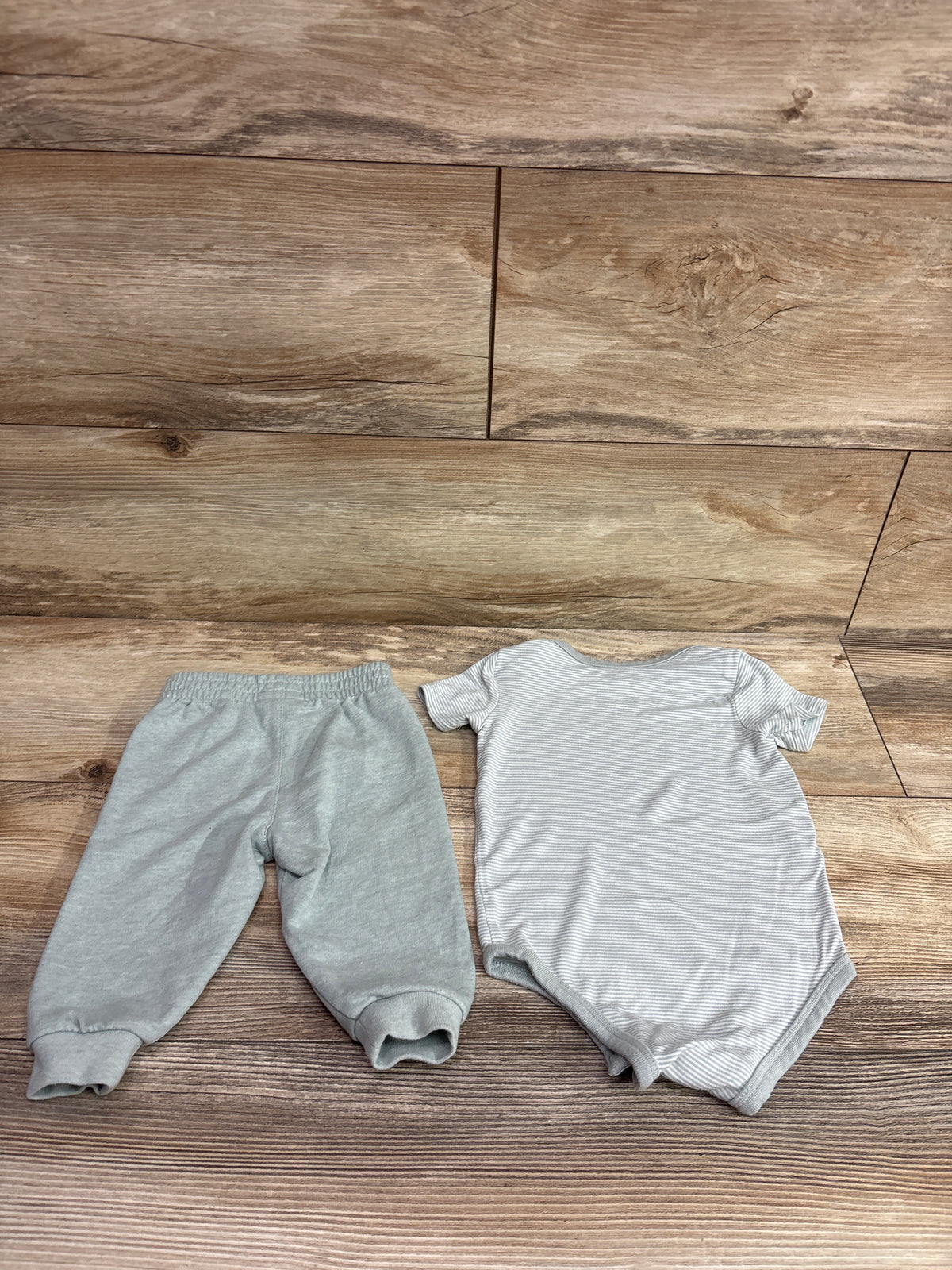 Nike 2pc Viscose Bodysuit & Joggers Set Sage sz 6m