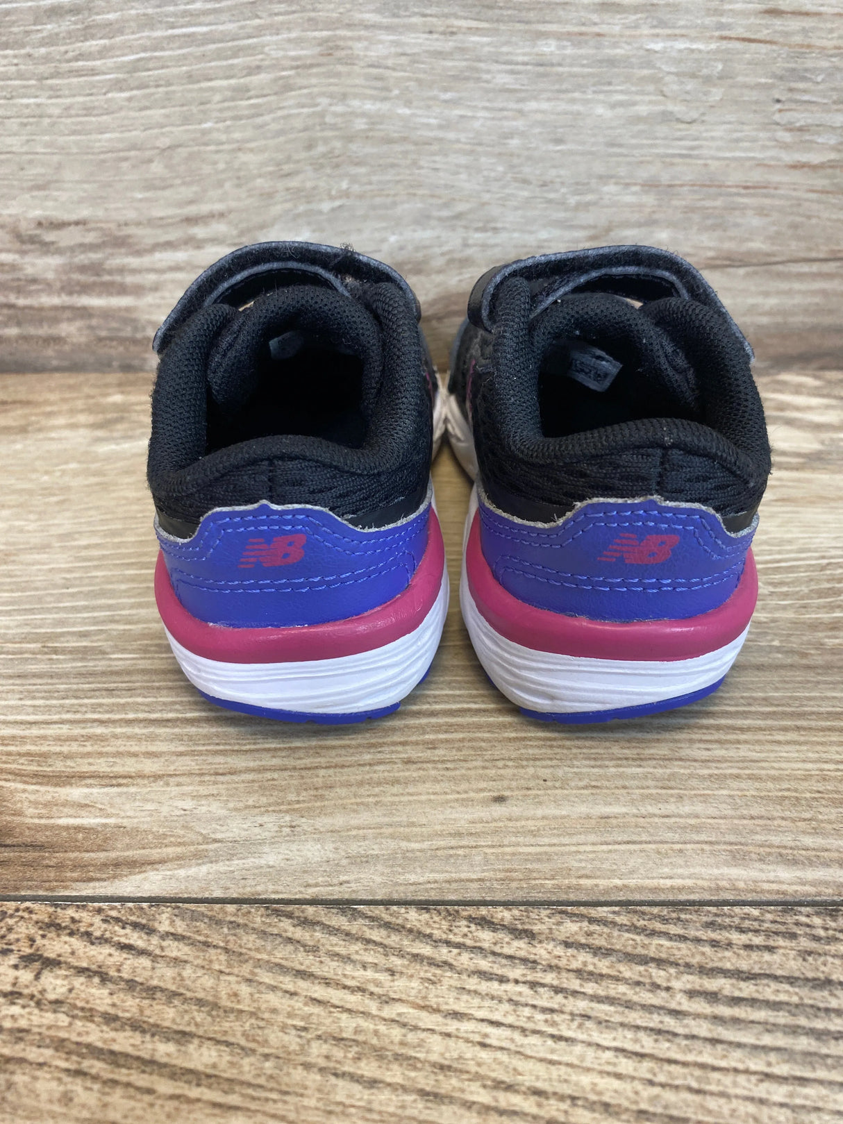 New Balance Kids' 680v6 Hook and Loop Running Shoe Black/Pink/Purple Sz 5.5c