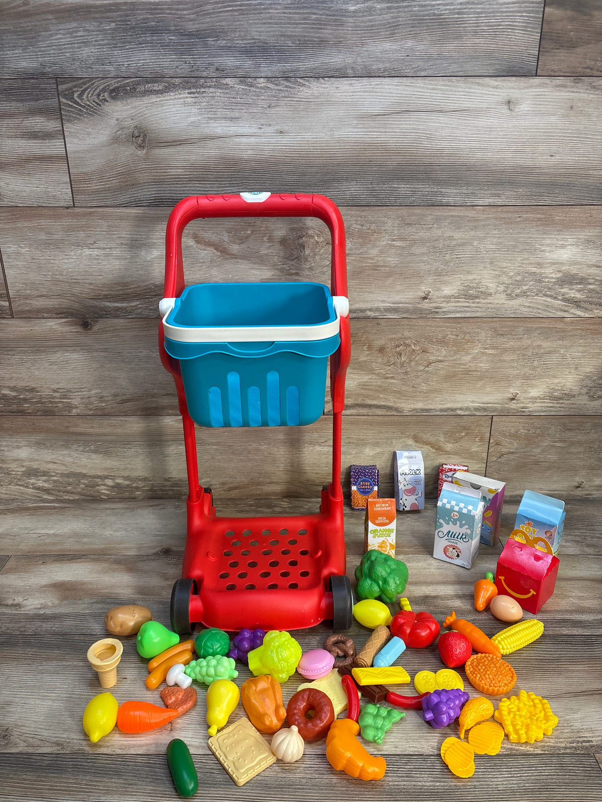 Battat Shop n’ Stroll Shopping Cart & Groceries Set