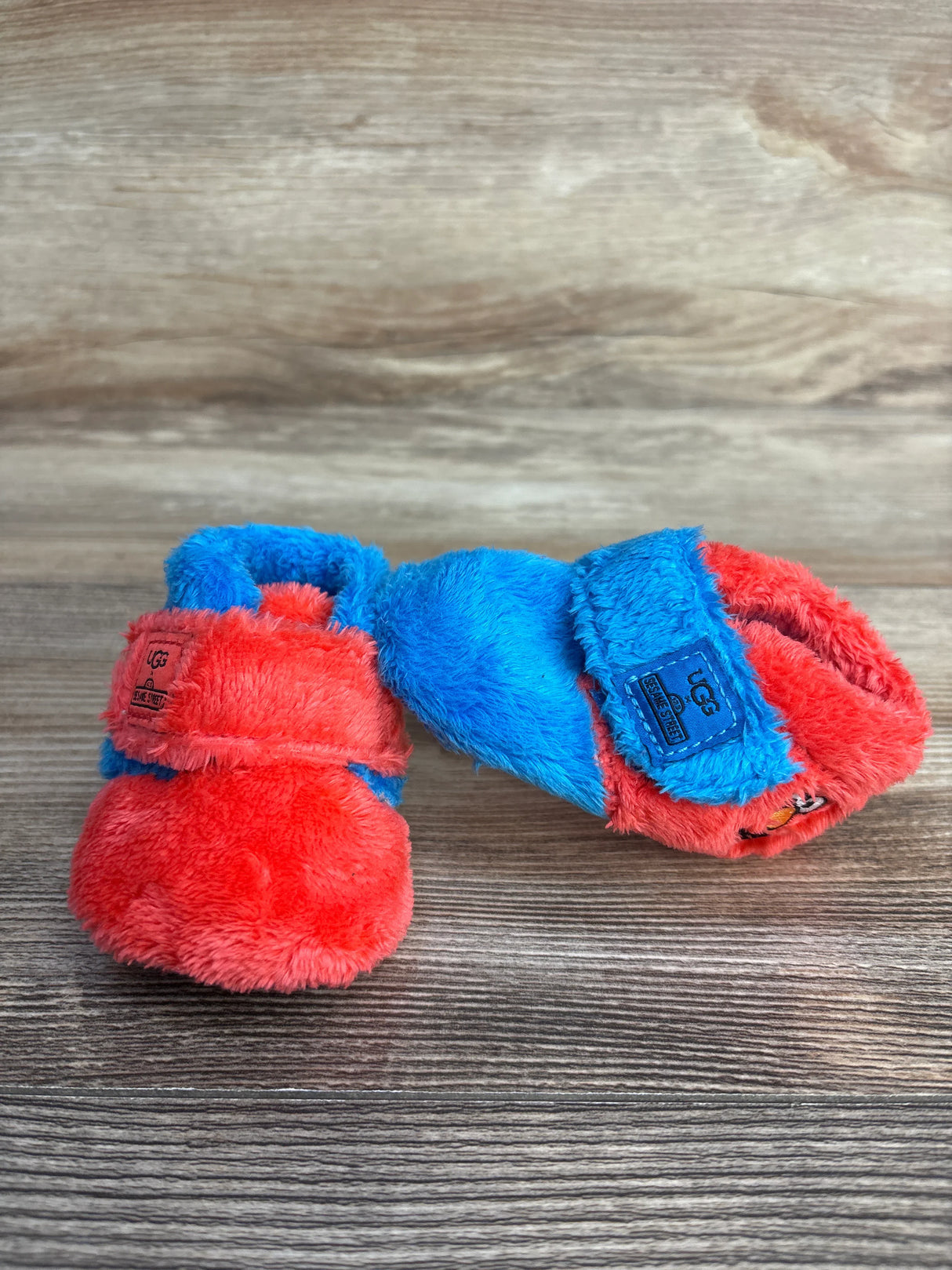 UGG x Sesame Street Bixbee Booties Red/Blue sz 0/1c