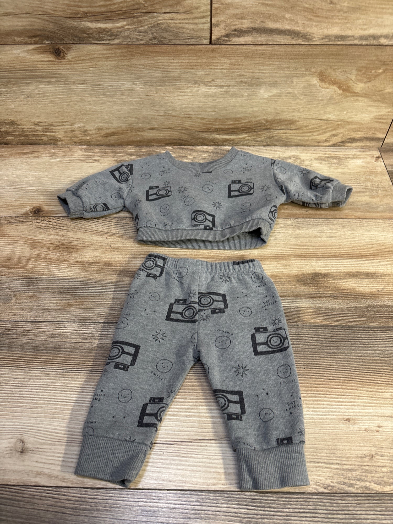 Cat & Jack 2pc Say Cheese! Sweatshirt & Joggers Set Grey sz Newborn