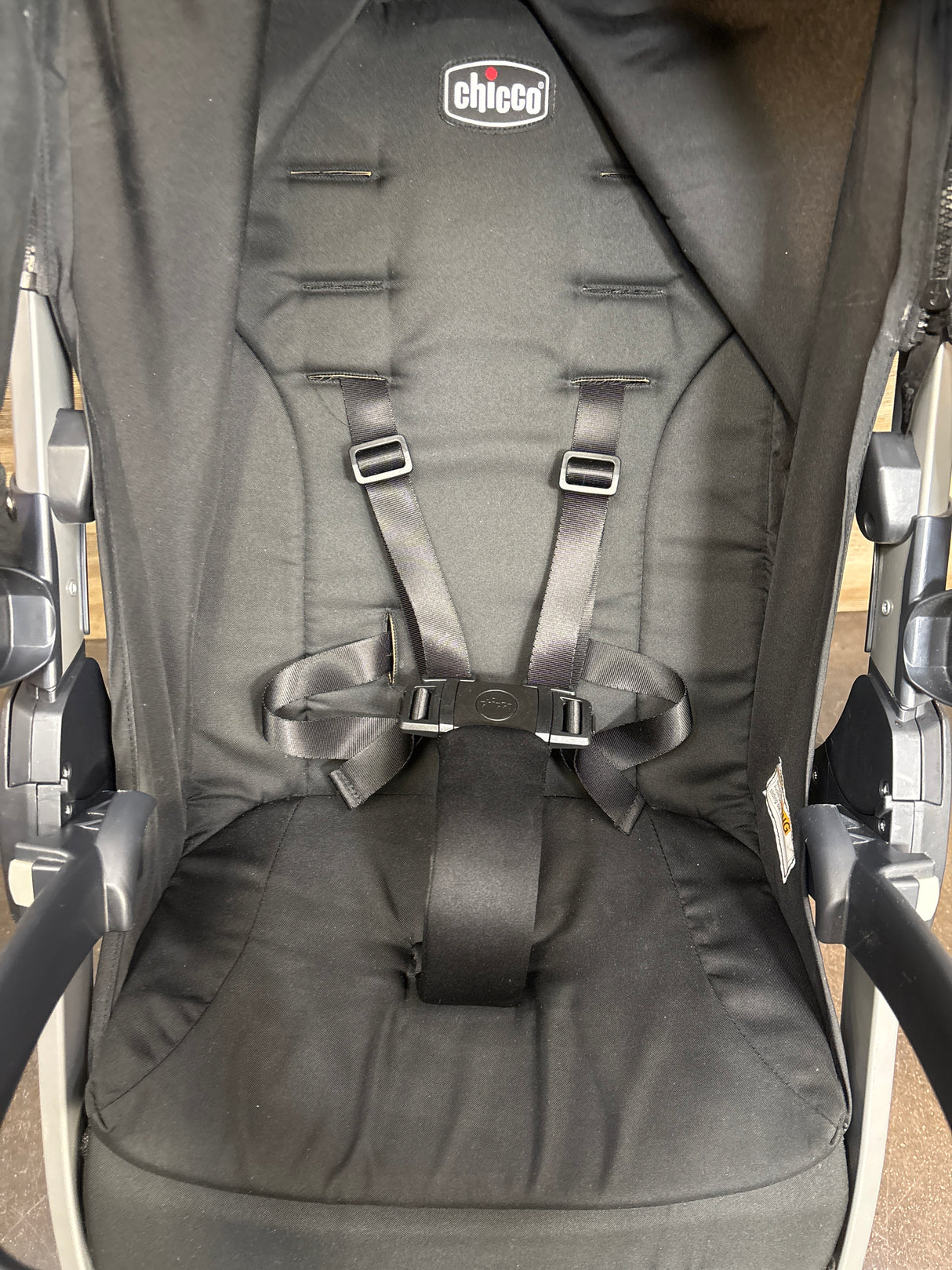Chicco Bravo Quick-Fold Stroller in Black