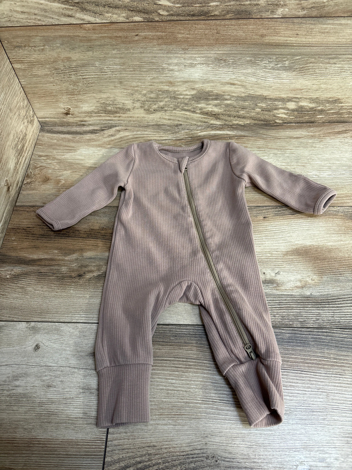 Little Bipsy Ribbed 2-Way Zip Romper Taupe sz Newborn