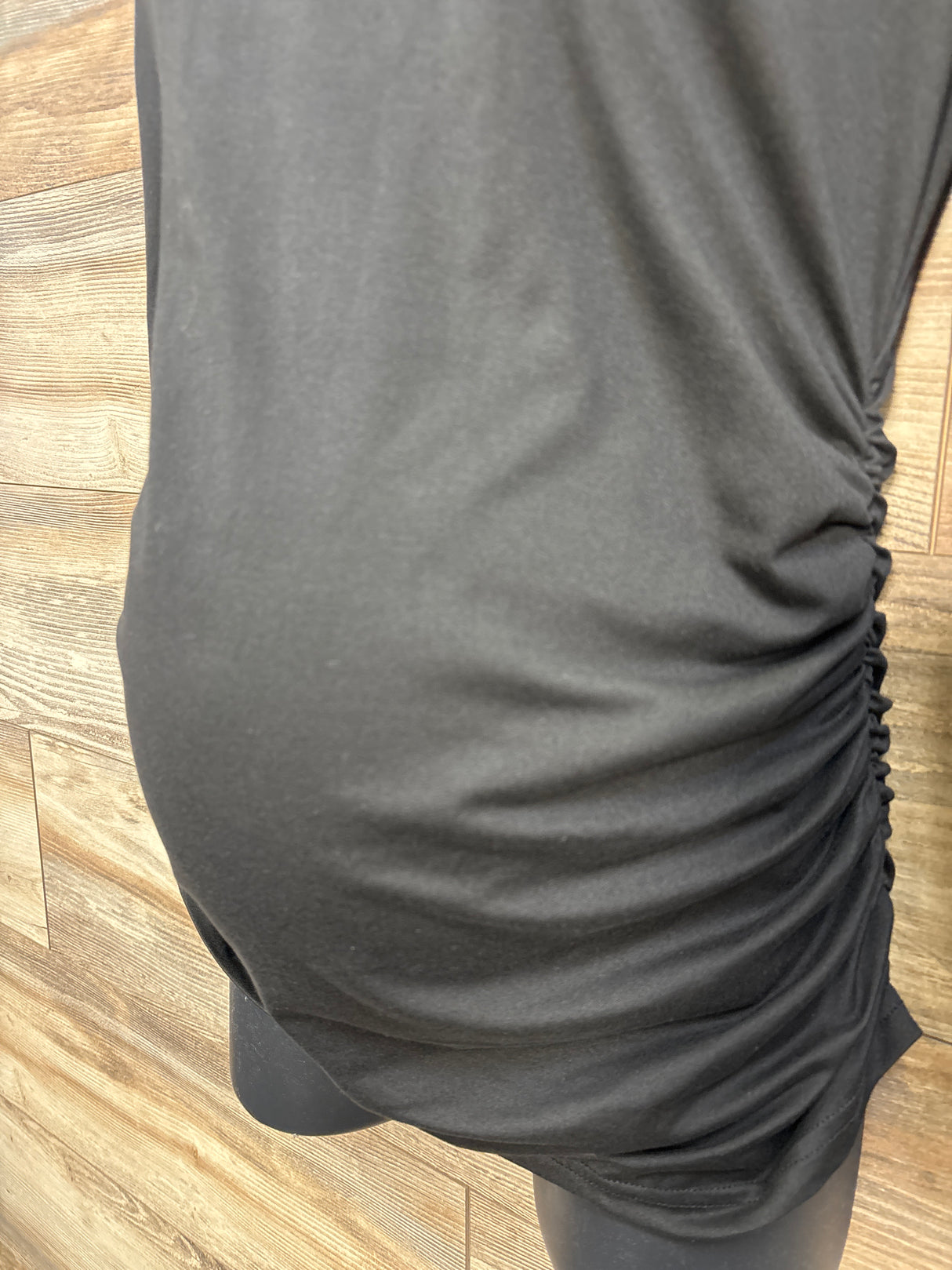 Ekouaer Ruched Shirt Black sz Medium