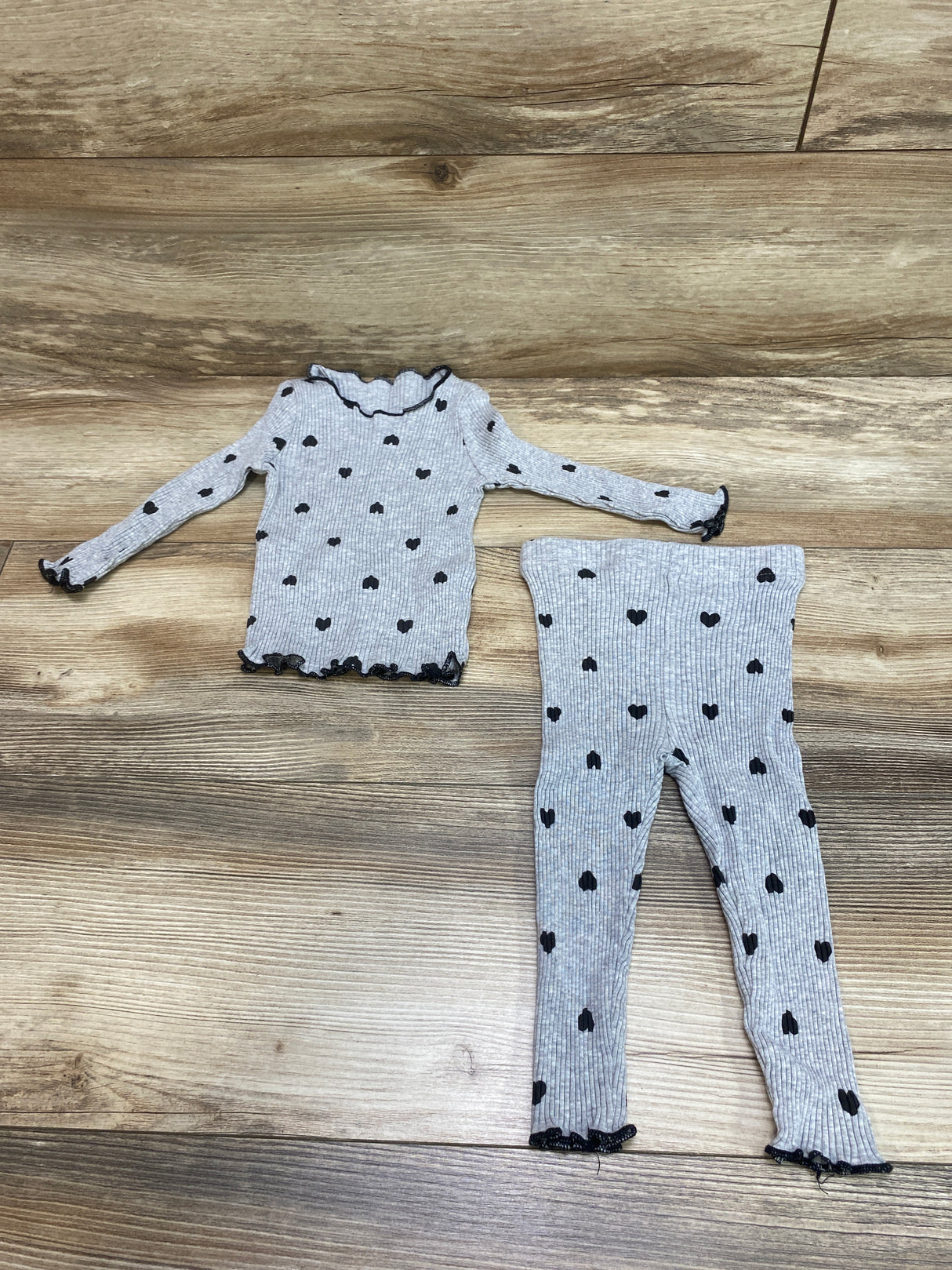 Shein 2pc Ribbed Heart Print Shirt & Leggings Grey sz 6-9m