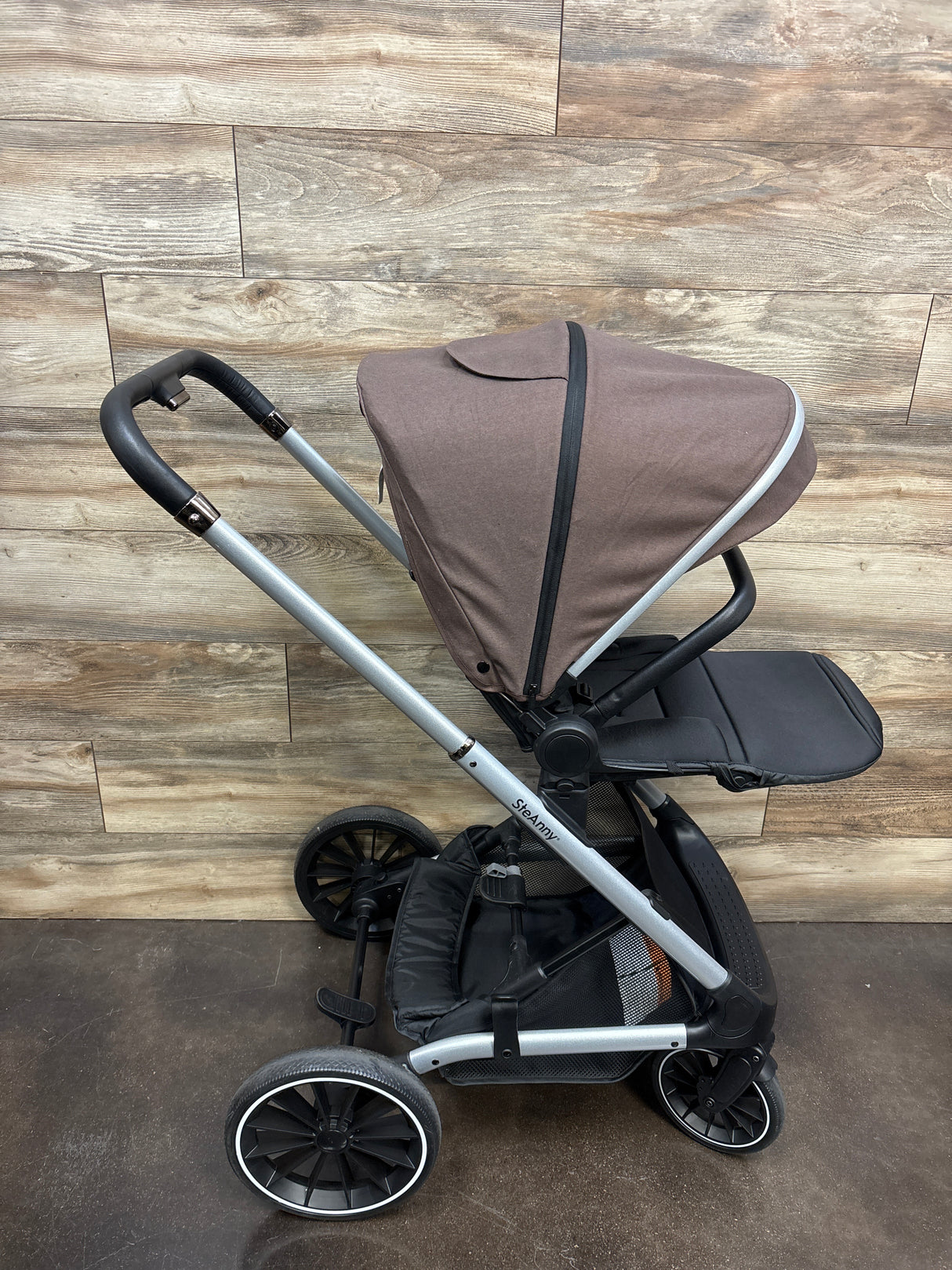 SteAnny Revisable Stroller, Brown
