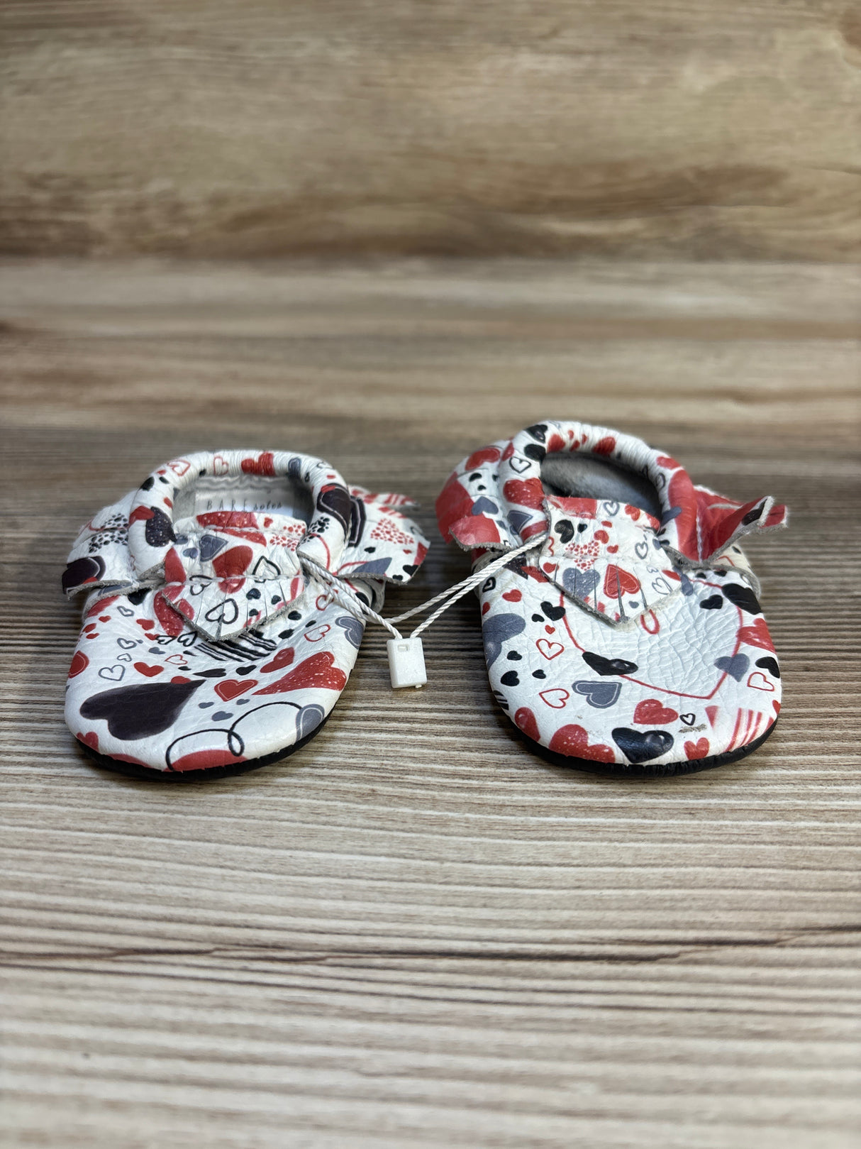 Bare Soles Moccasins Heart Print White sz 1/2c