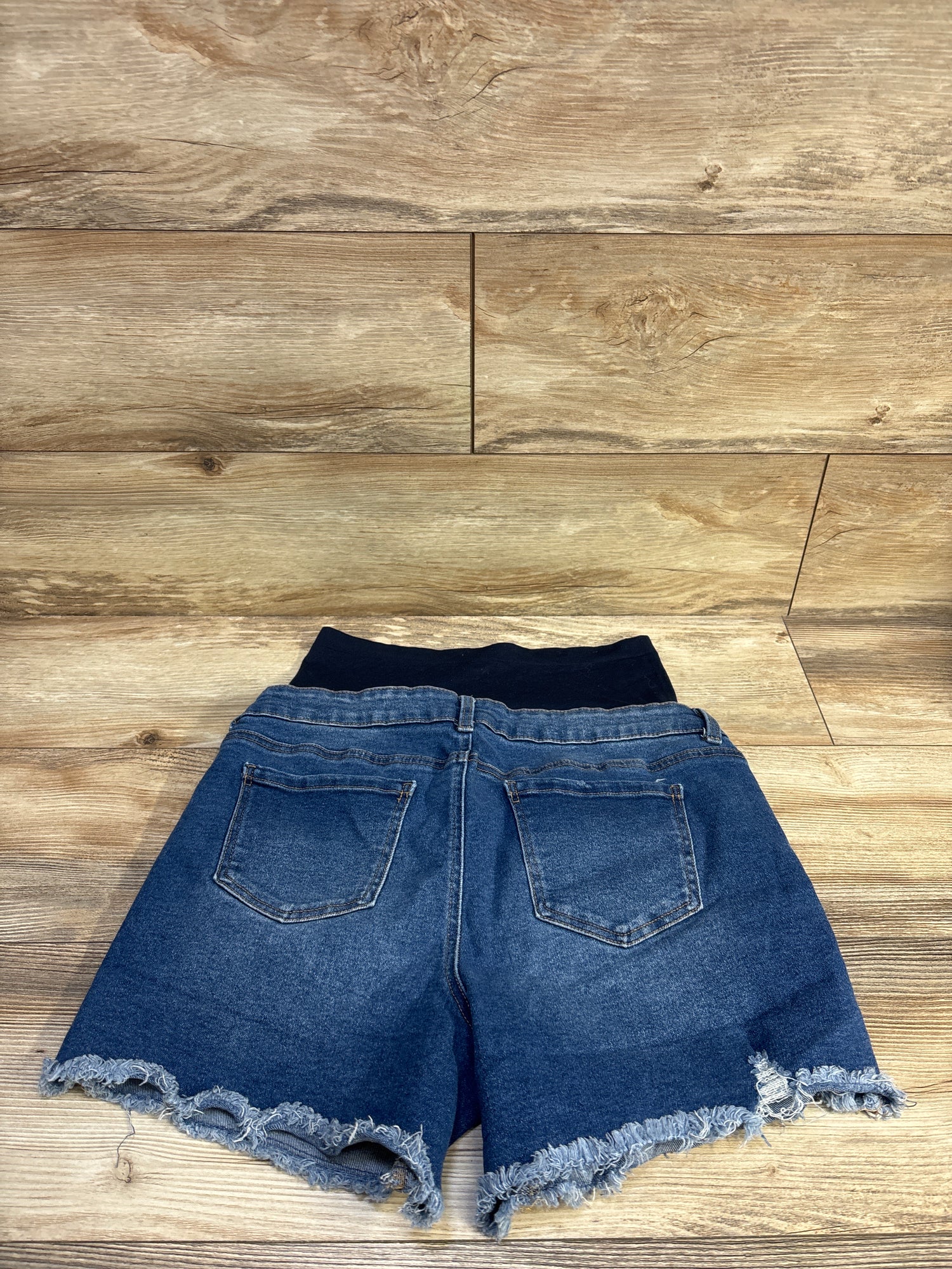 Time & Tru Maternity Full Panel Denim Shorts Blue sz Large