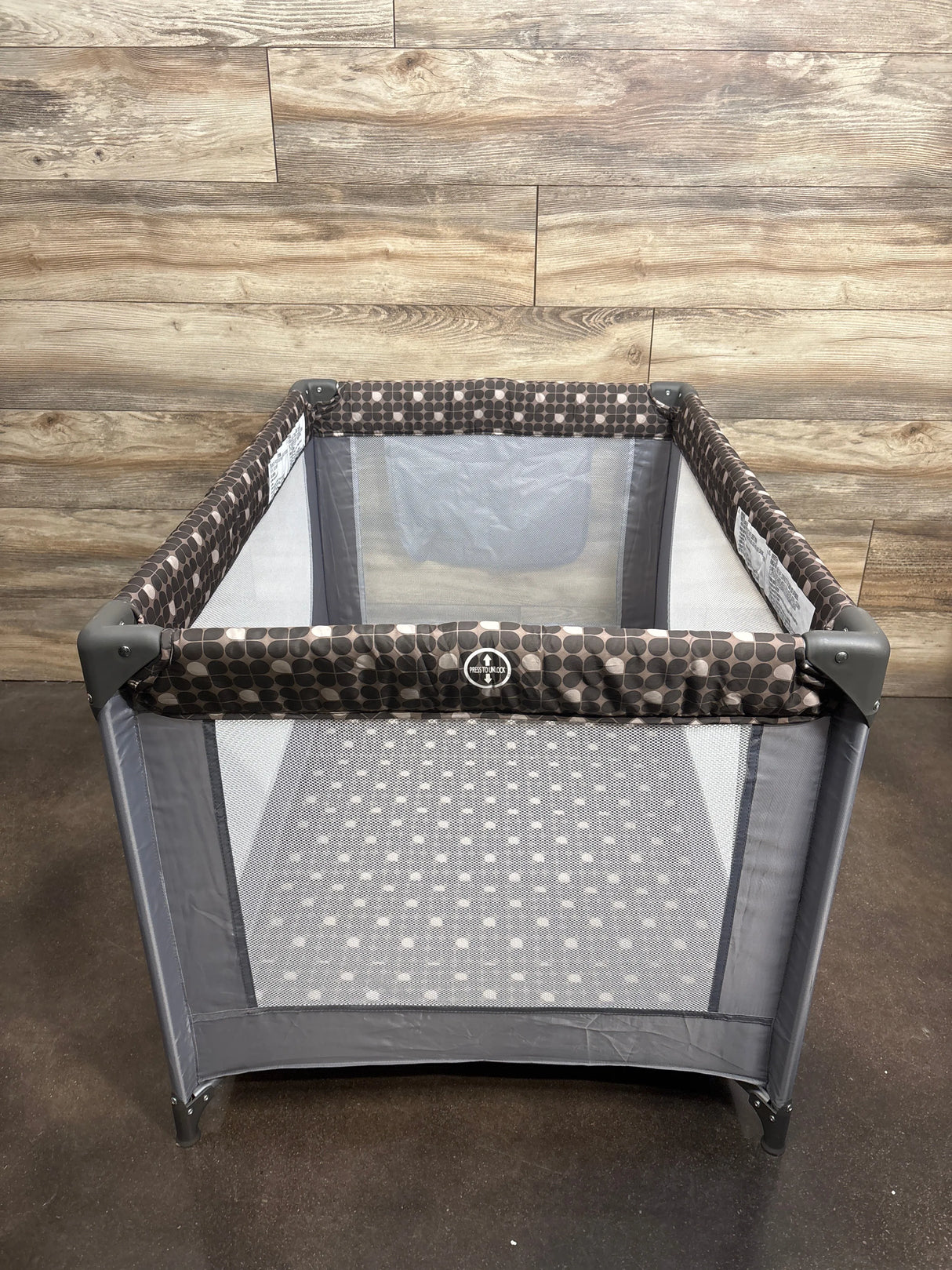 Pamo Babe Portable Playard, Grey*