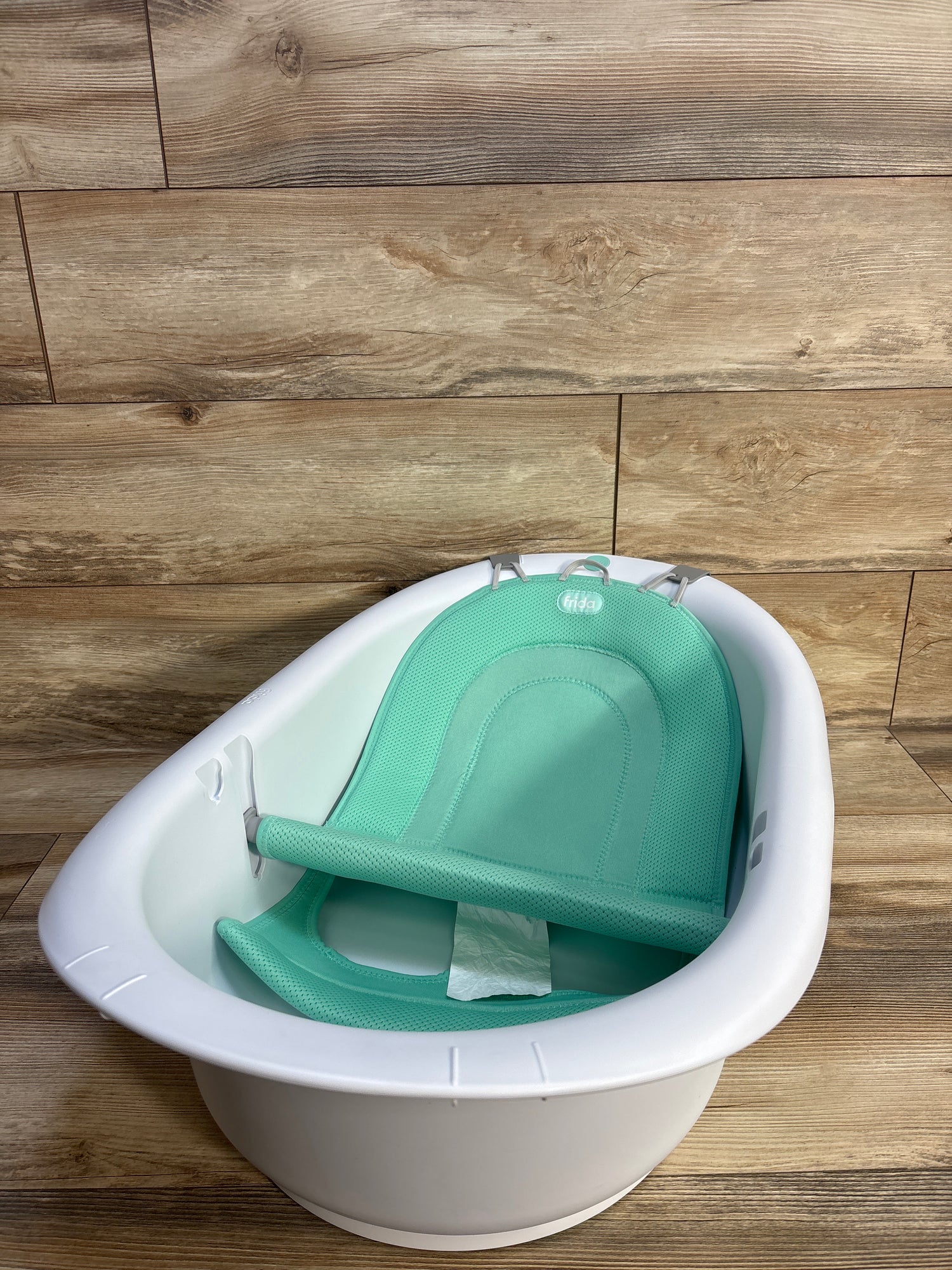 Frida Baby 4-in-1 Grow-With-Me Bath Tub