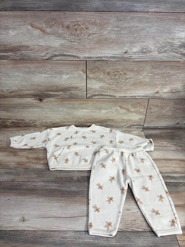 Cream baby waffle pajama set with gingerbread men print, soft sleepwear for infants