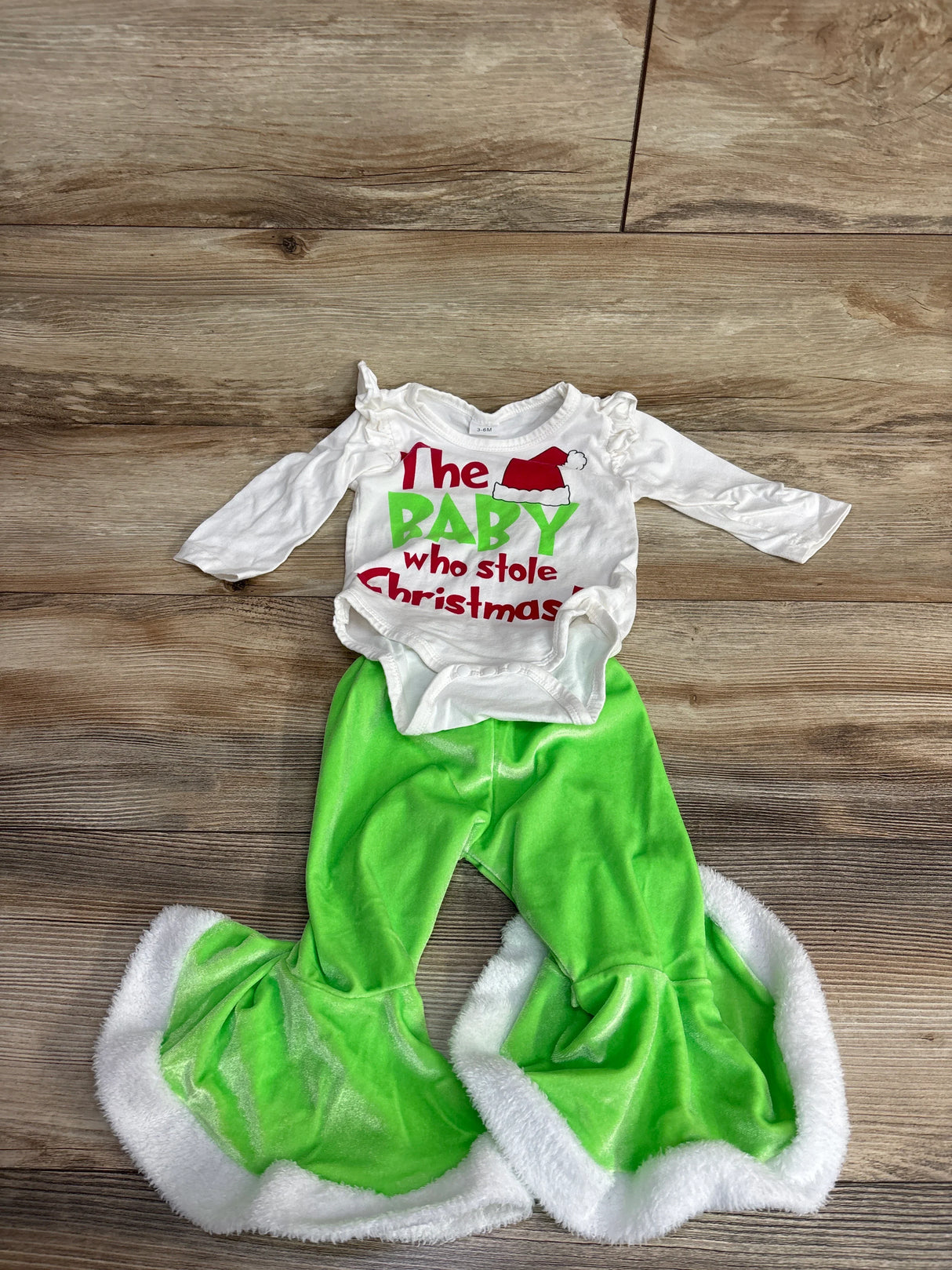 2pc The Baby Who Stole Christmas Bodysuit & Bottoms White sz 3-6m